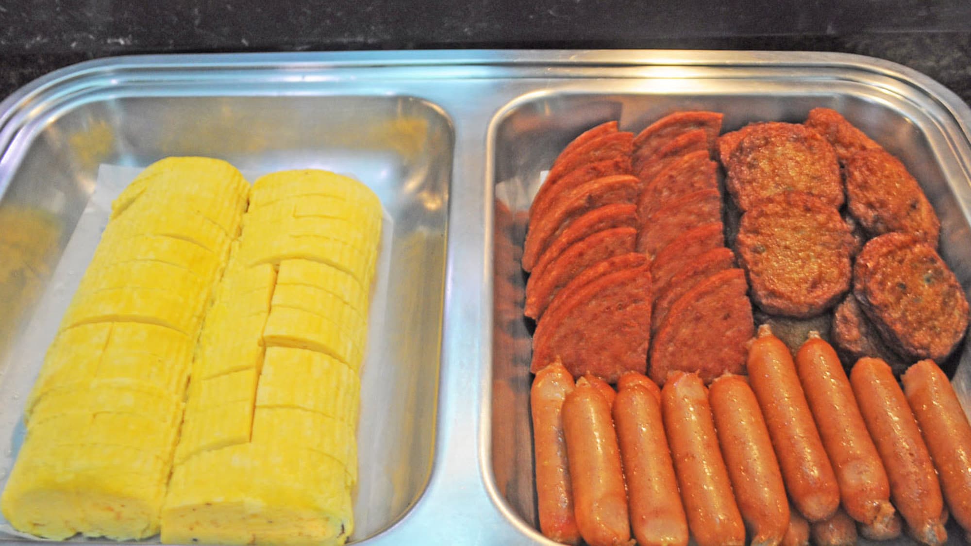 [Breakfast example] Breakfast is a buffet of Japanese, Western and local cuisine.