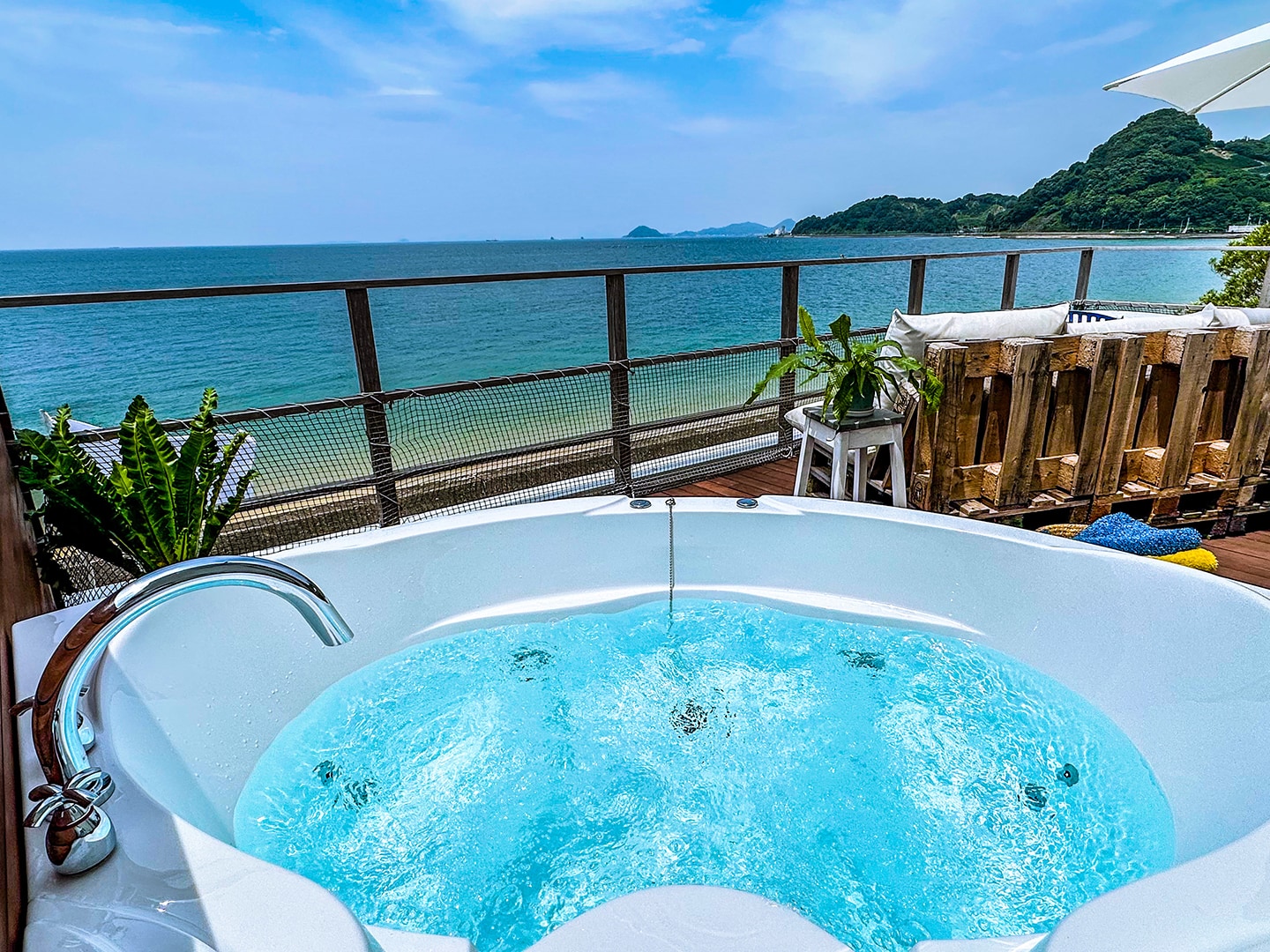 [View biển] Bồn tắm jacuzzi trên sân thượng rộng rãi