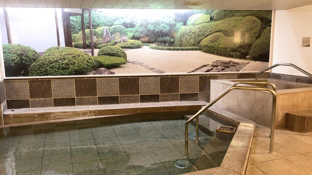 Large communal bath