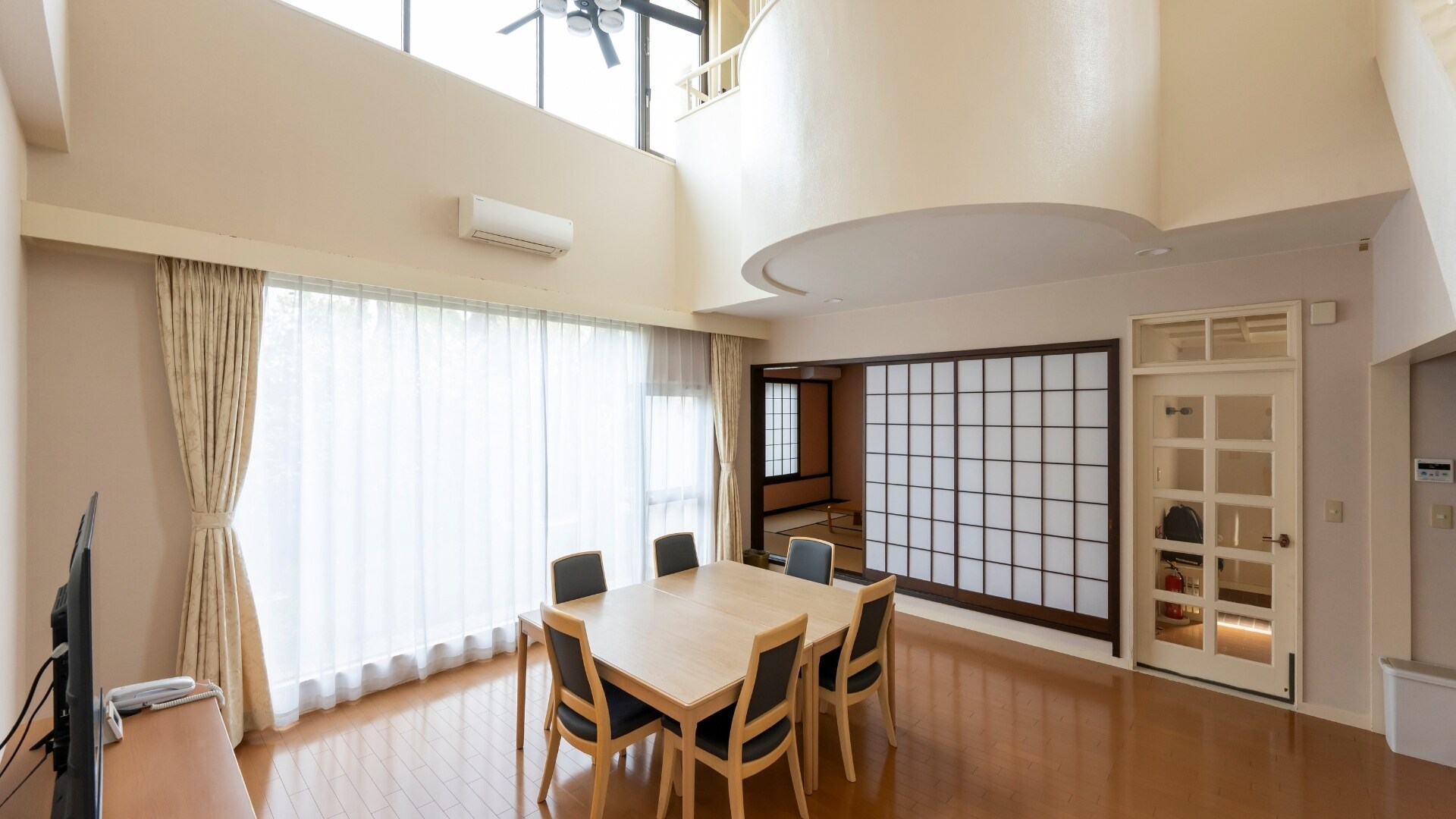 Deluxe type long-term stay, Japanese-Western room, approx. 80 m2, for 6 people <Hachijojima No. 3>