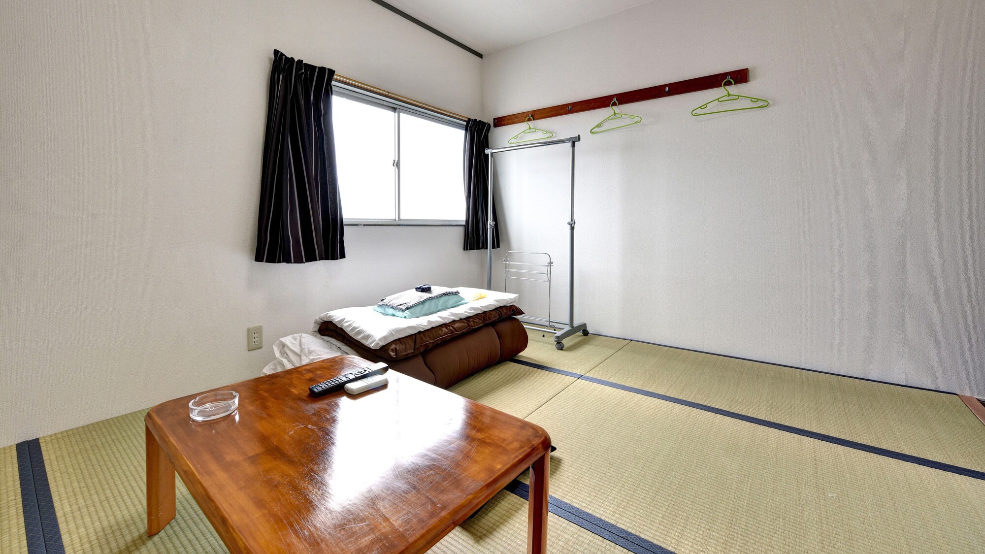 *Contoh kamar tamu/kamar pria hanya untuk penggunaan bisnis. Kami akan memilih kamar bergaya Jepang atau kamar bergaya Barat.