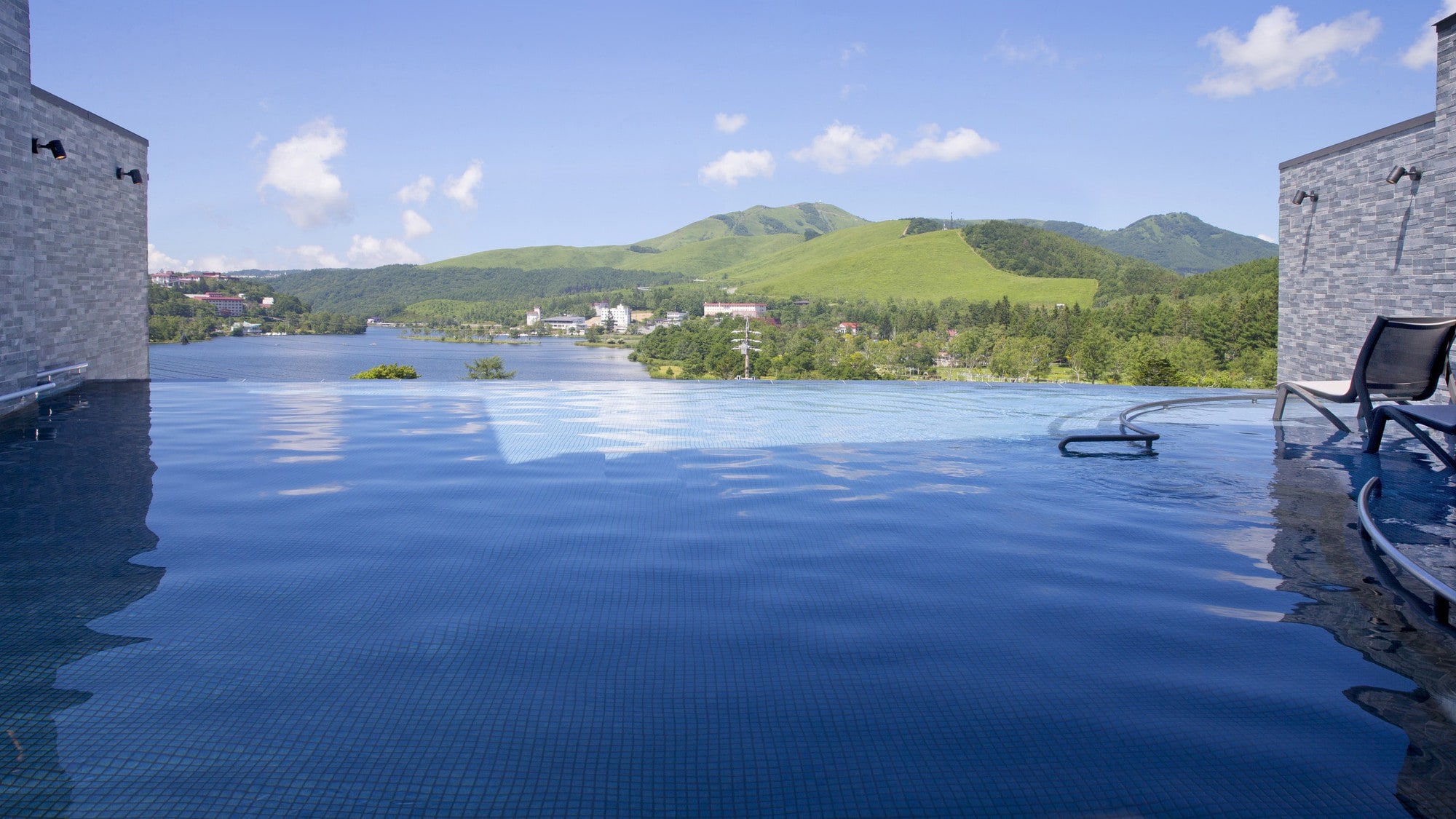 Lakeside mixed bathing "Sora"