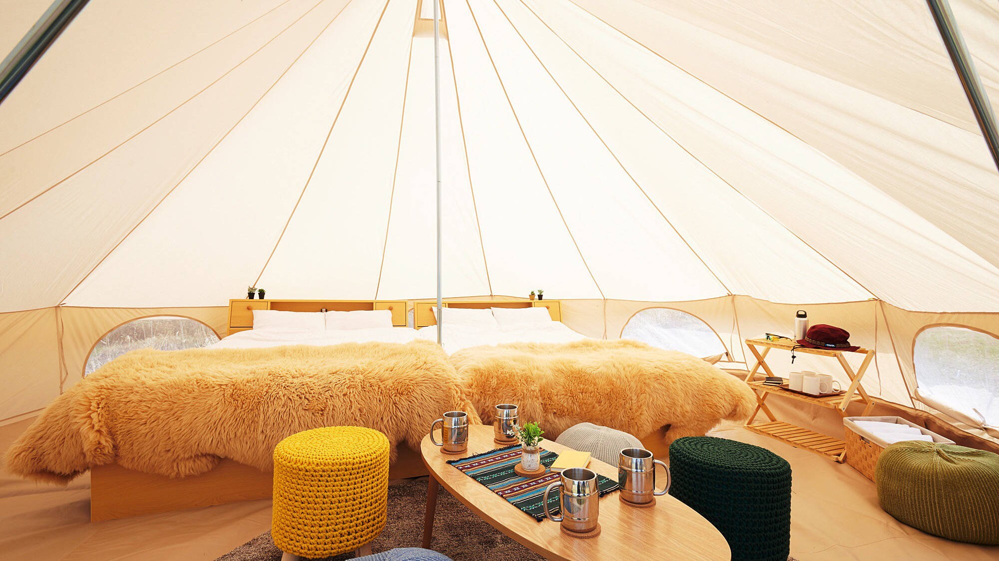 [Example of tent interior] Feel free to experience glamping in a tent unified in a natural and calm space