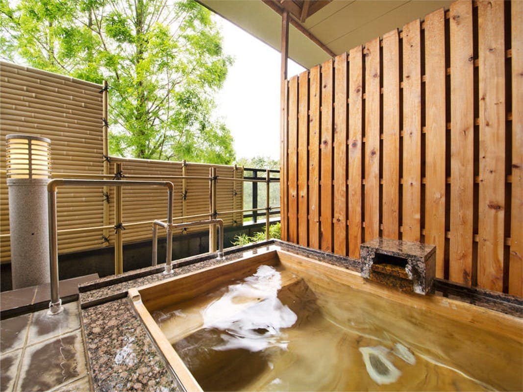 1011 [With open-air hot spring bath and indoor bath] Phoenix special room with bed / new building