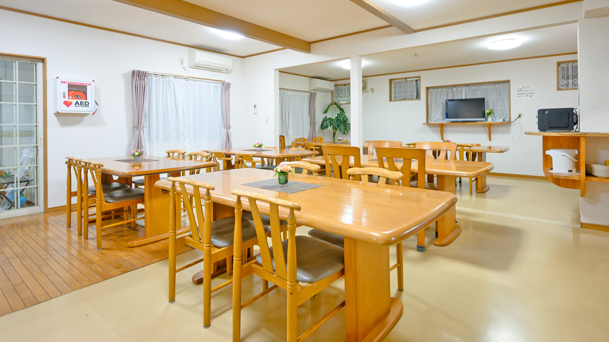 [餐厅] 这里有餐点！