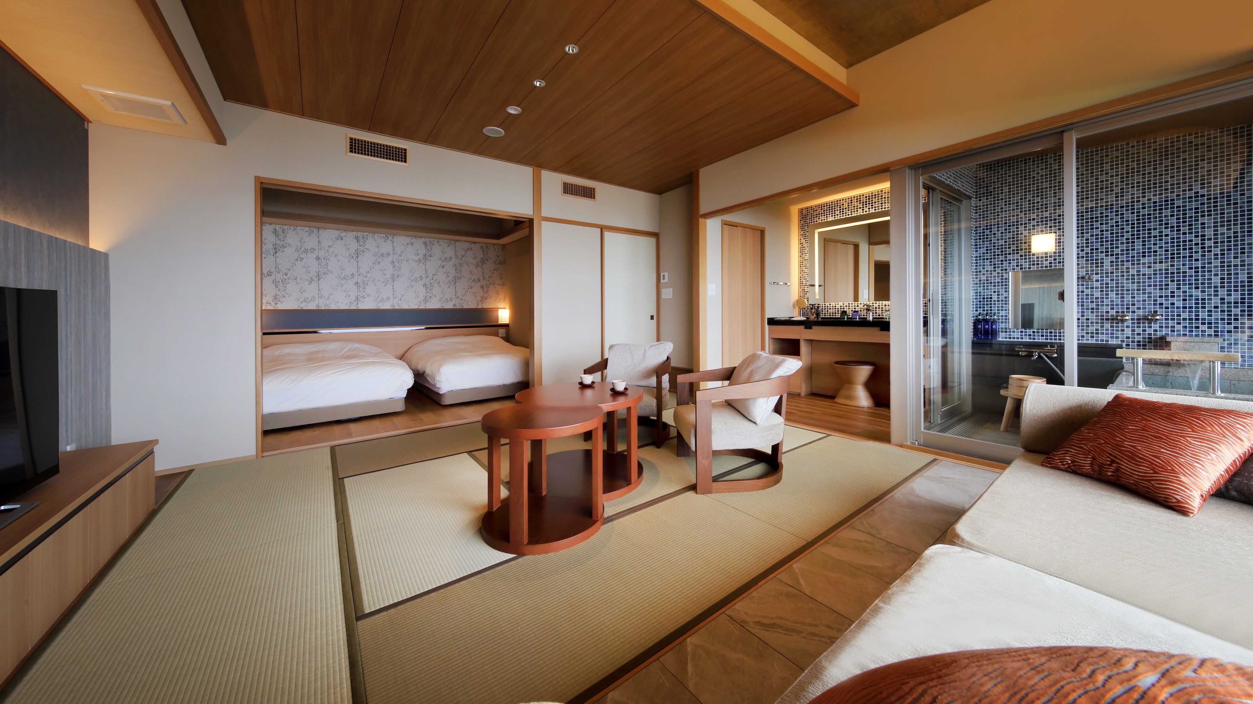 <BARU>Kamar bergaya Jepang-Barat dengan pemandian air panas semi-terbuka (kamar bergaya Jepang + 2 tempat tidur) [8F]