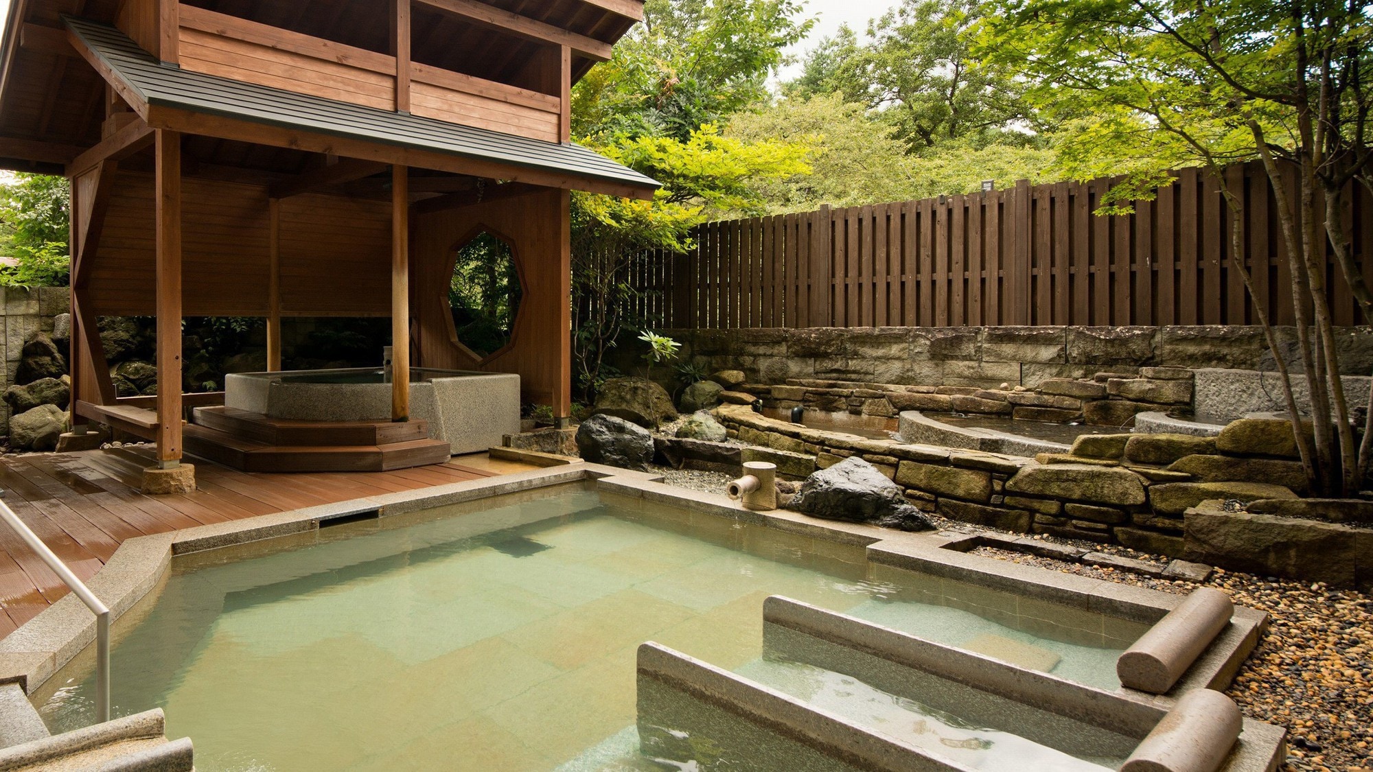 Enjoy the Yubatake source at the Kusatsu Onsen Hotel Village "Open-air Bath".