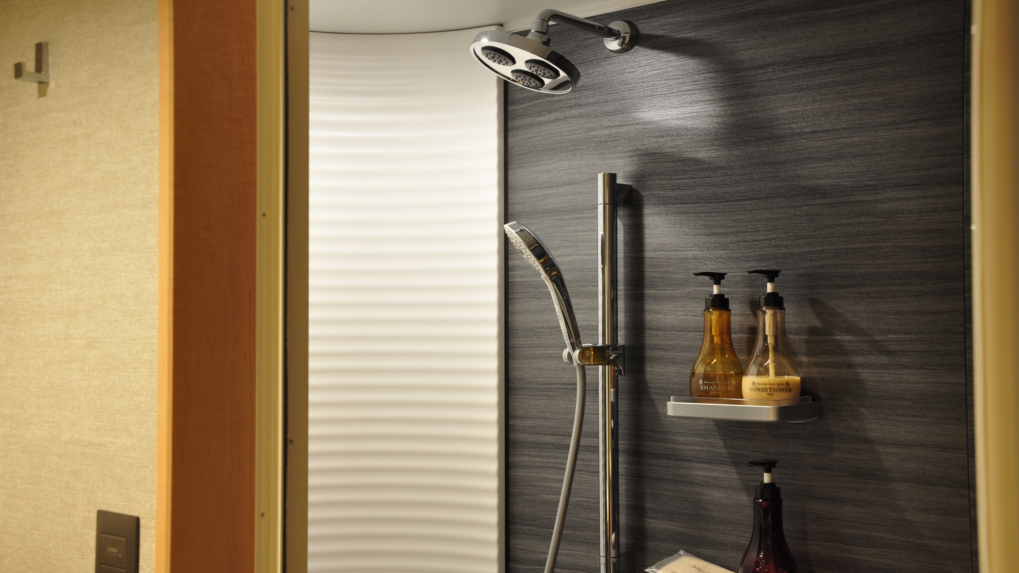 ★ HWT shower room