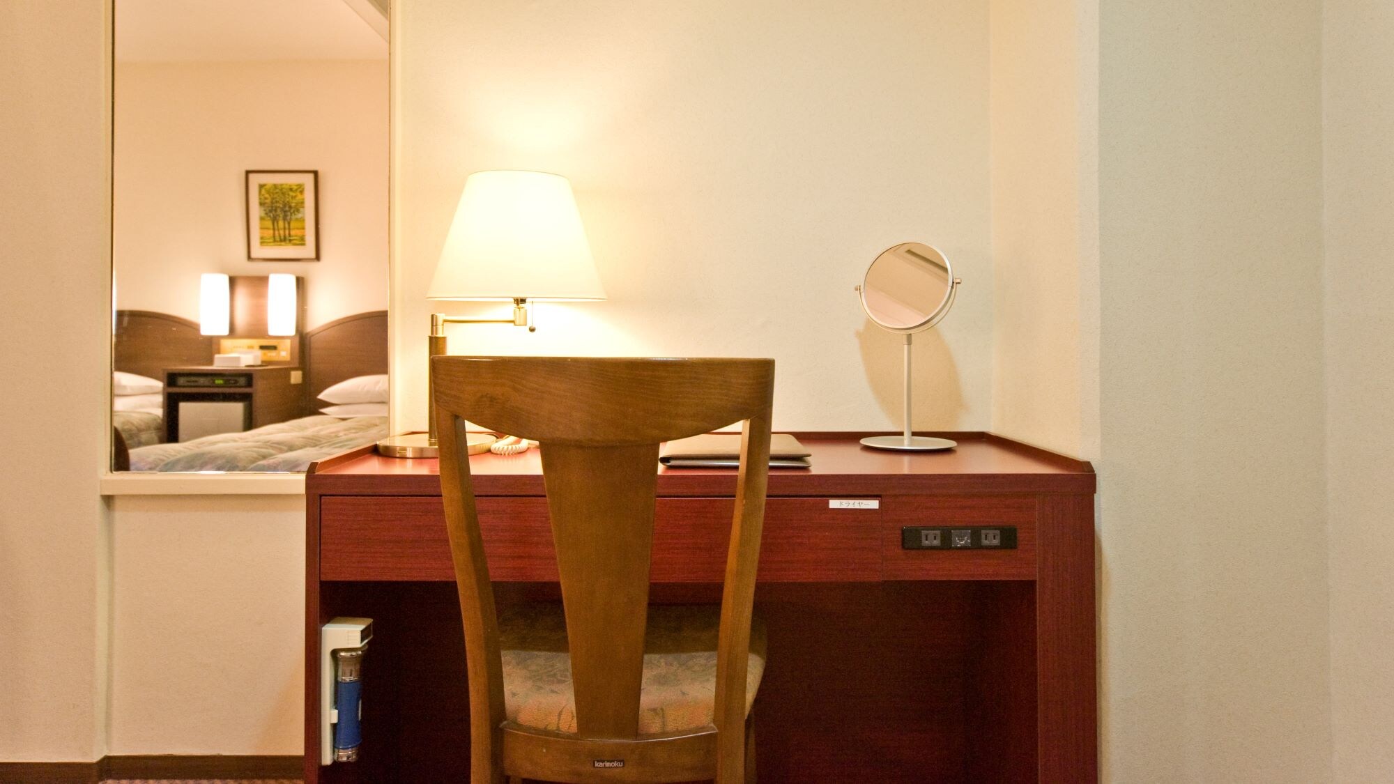 Guest room image: Standard twin room interior