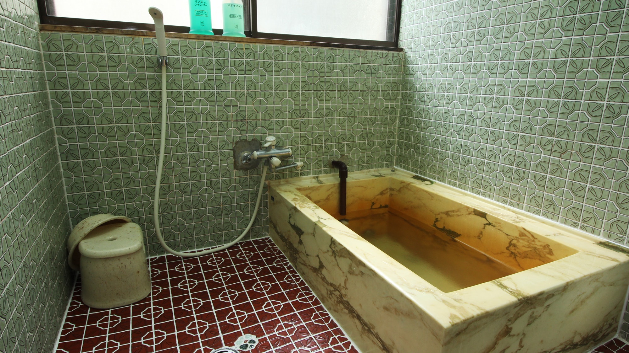 ◆【Bath】A mineral-rich bath made from boiled natural water. You can take a bath whenever you like.