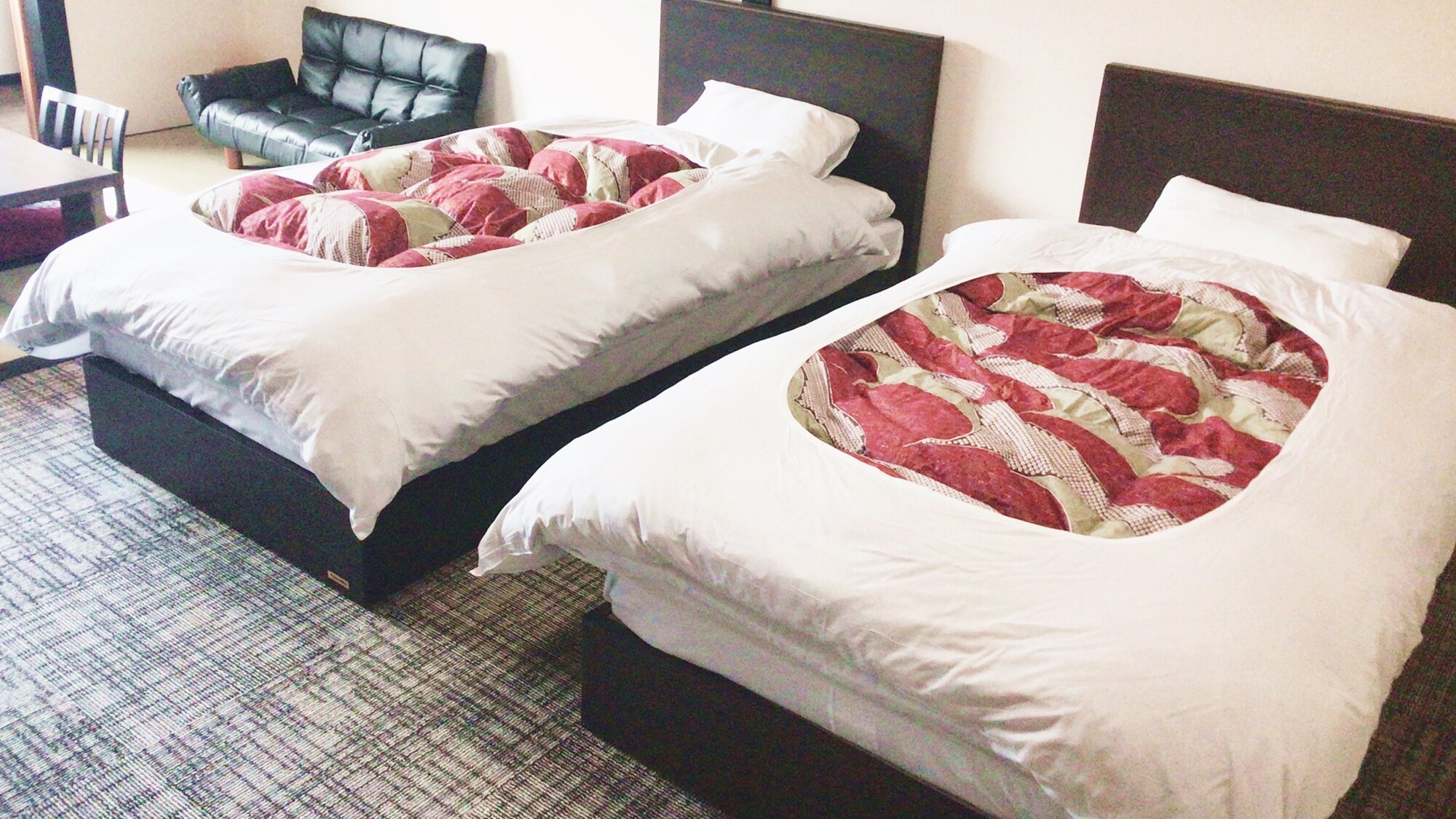 *Japanese-Western Twin Room: A room with a bed that makes it easy to fall asleep and get up. As it is on the first floor, it is easy to move around.