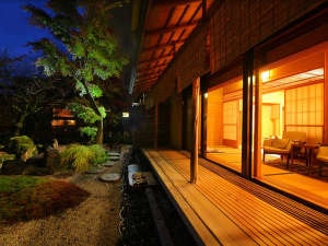 [S type] Sukiya-zukuri, corner room, with garden designed by architect "Kazuyuki Nimura"