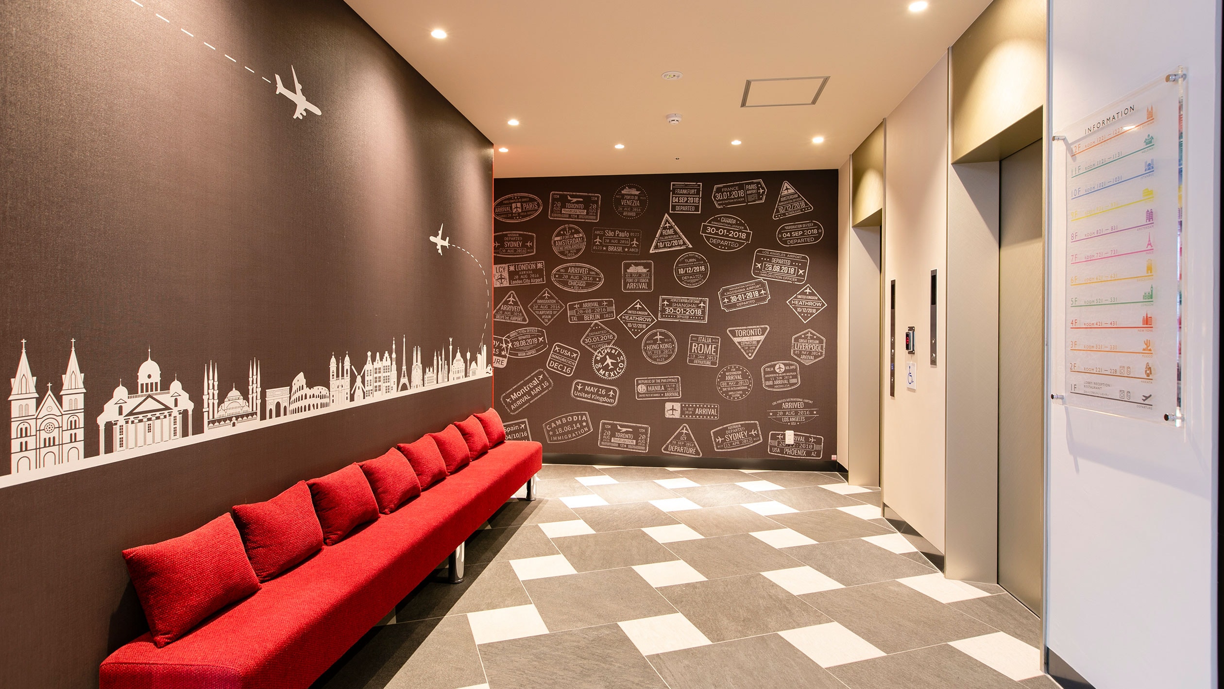 【フロント・ロビー】明るく華やかなロビー