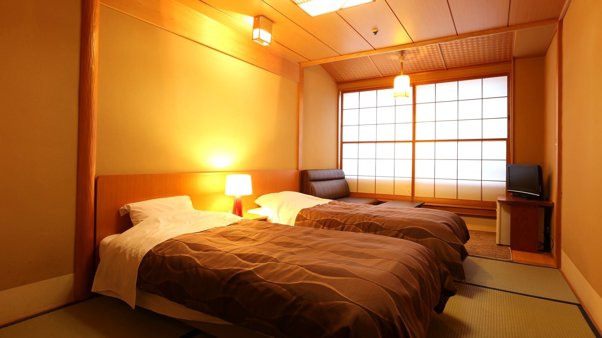 Main guest hall / Japanese-style room twin