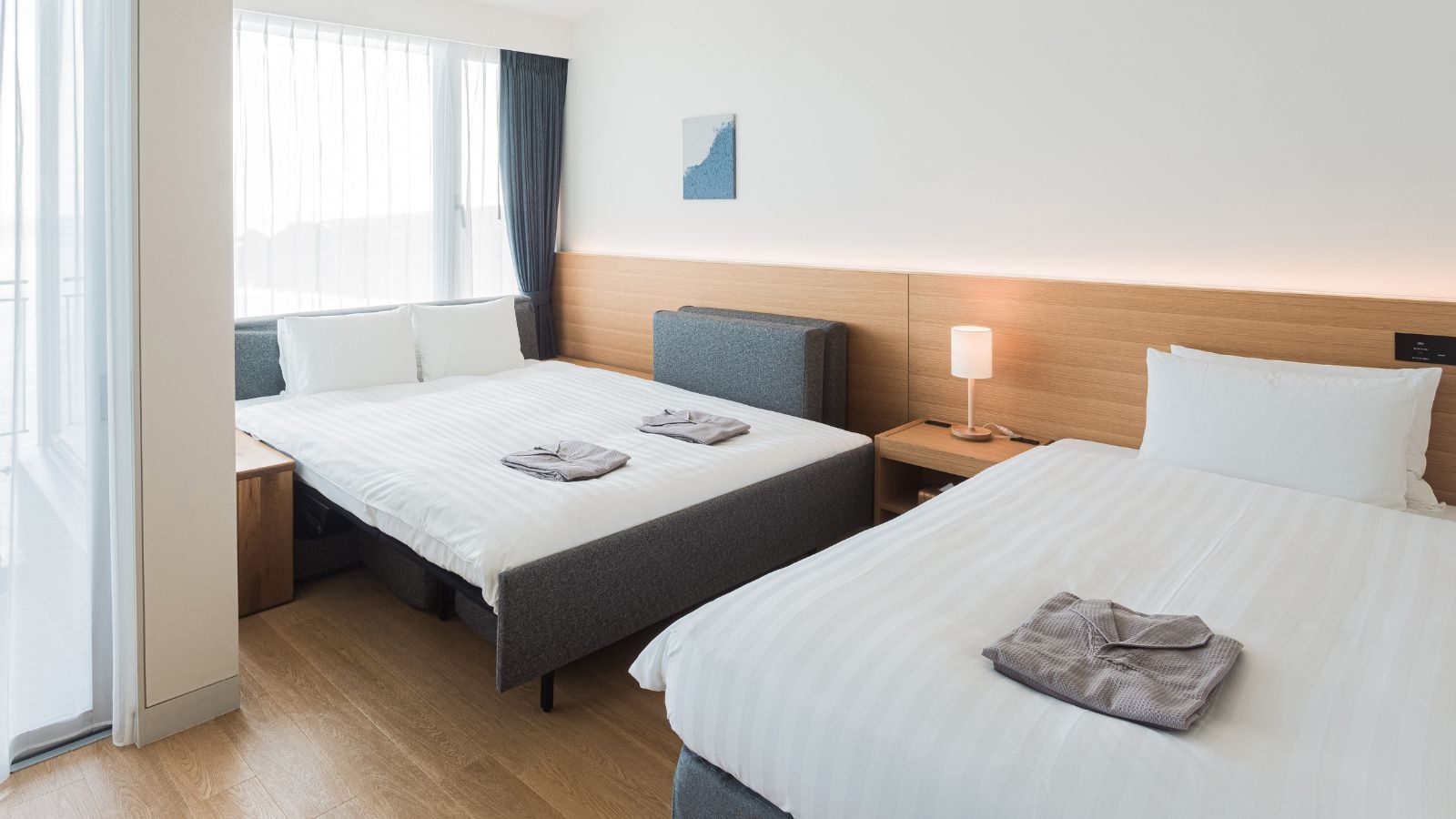 Standard twin room on mountain side, capacity 4 people (recommended 3 people)