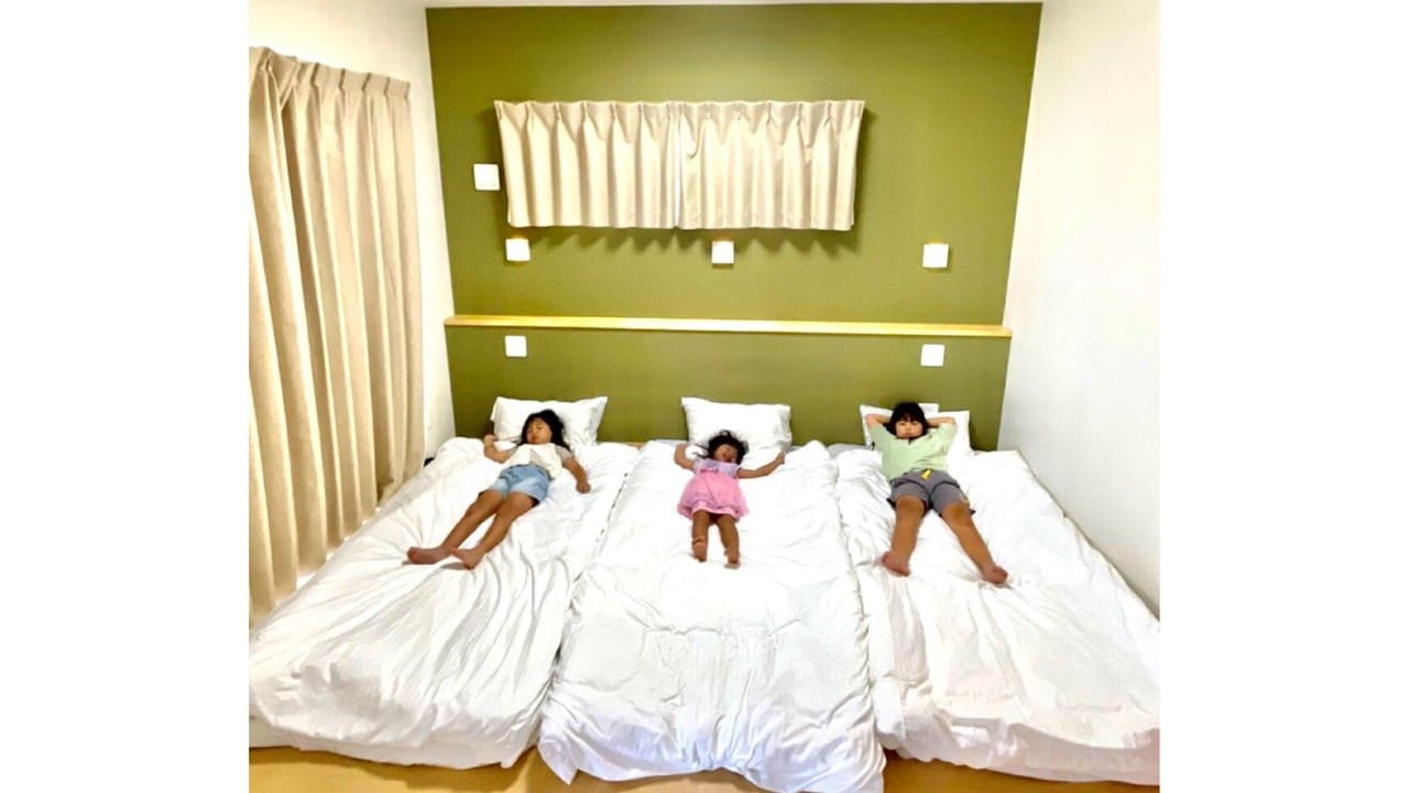 201: A space where even those with small children can relax without worrying about steps.