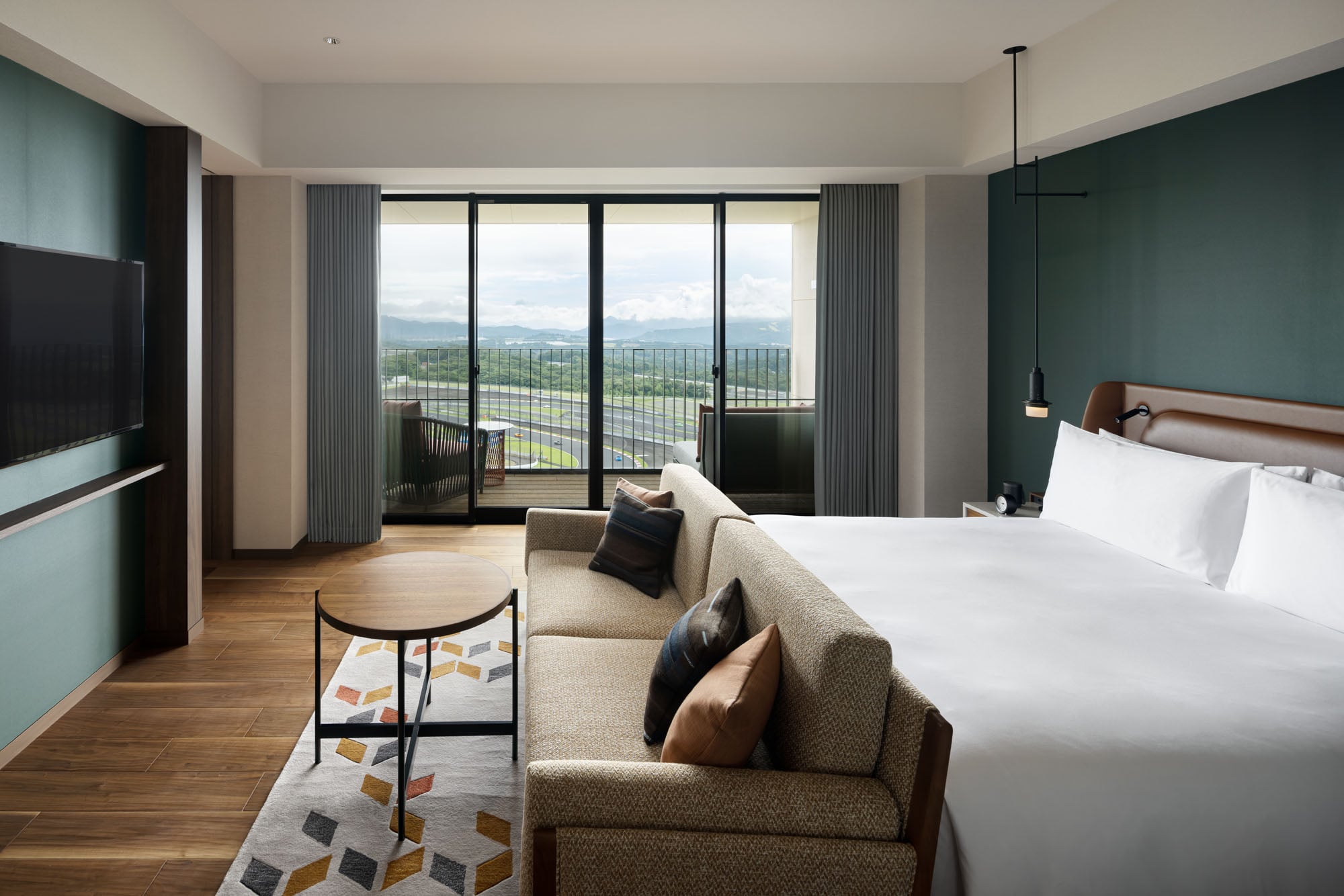 Circuit View Suite King