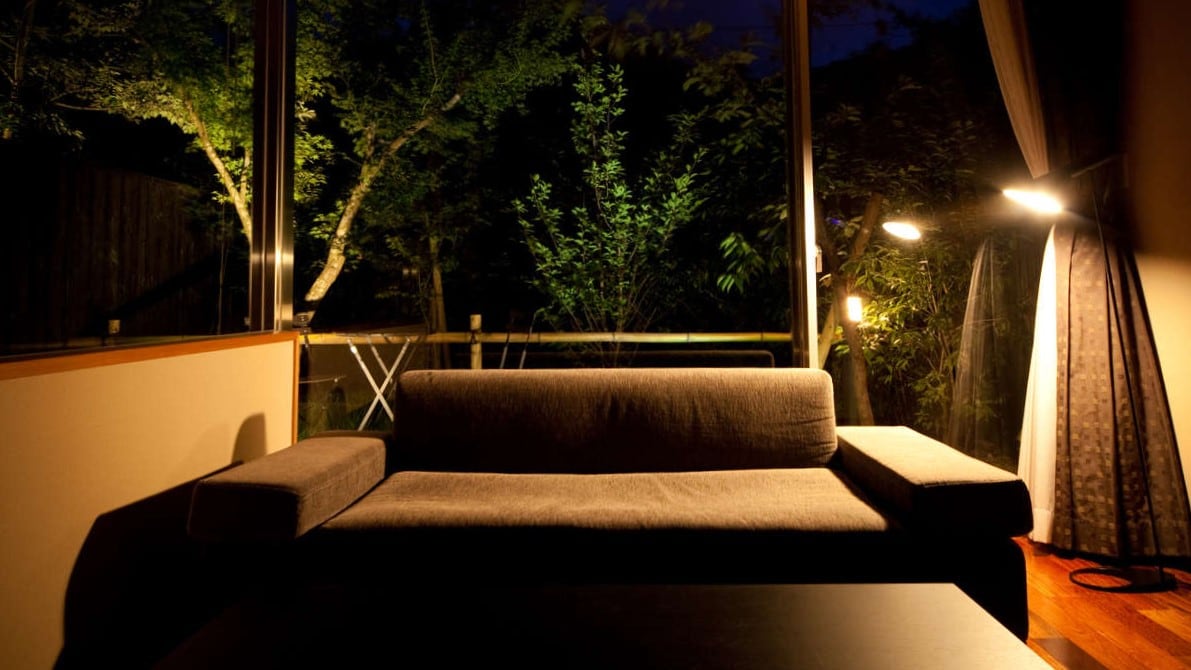 Special Japanese-style room (6 tatami mats) + living room (2 people capacity)