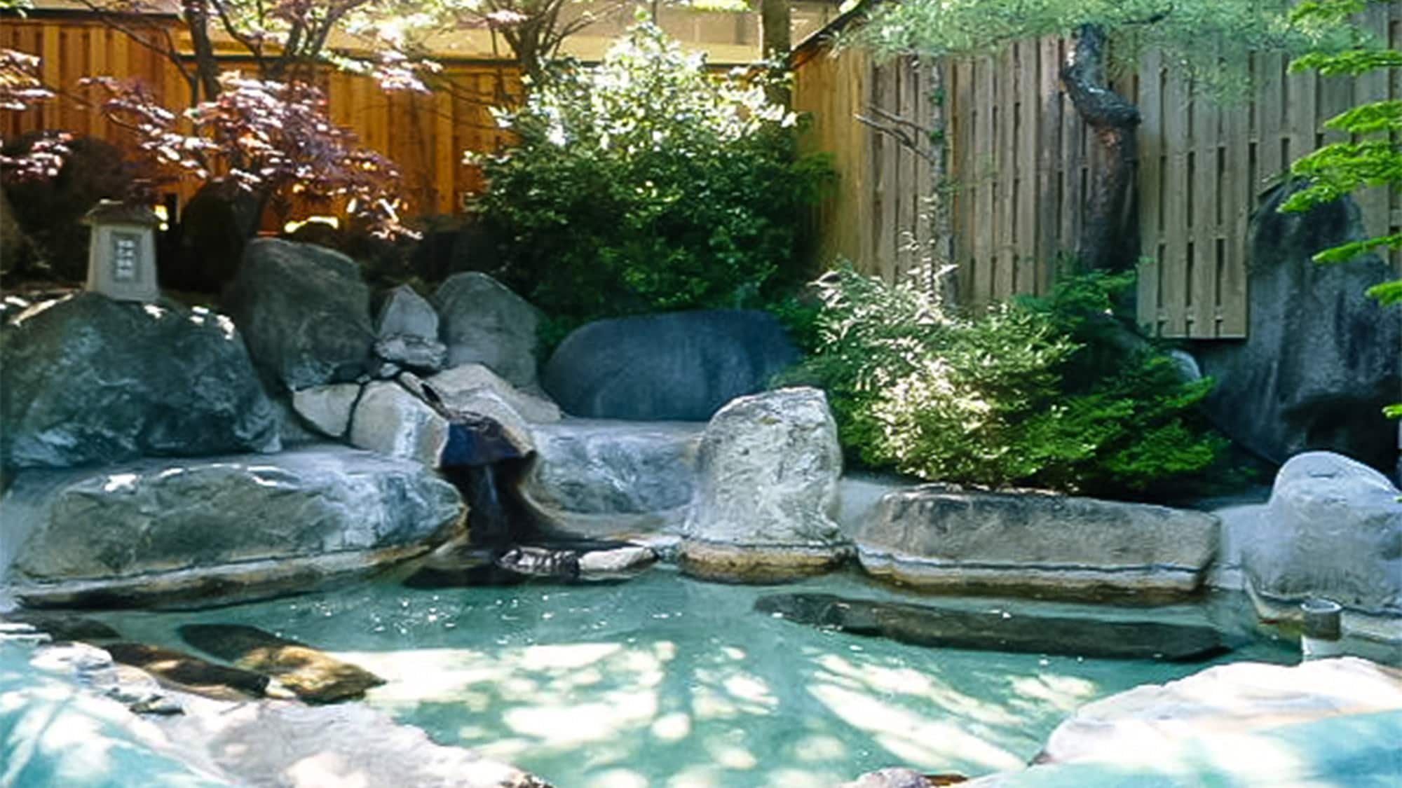・ [Onsen] Enjoy the venerable Fukuchi-no-Yu, also known as the "Emperor's Spring".