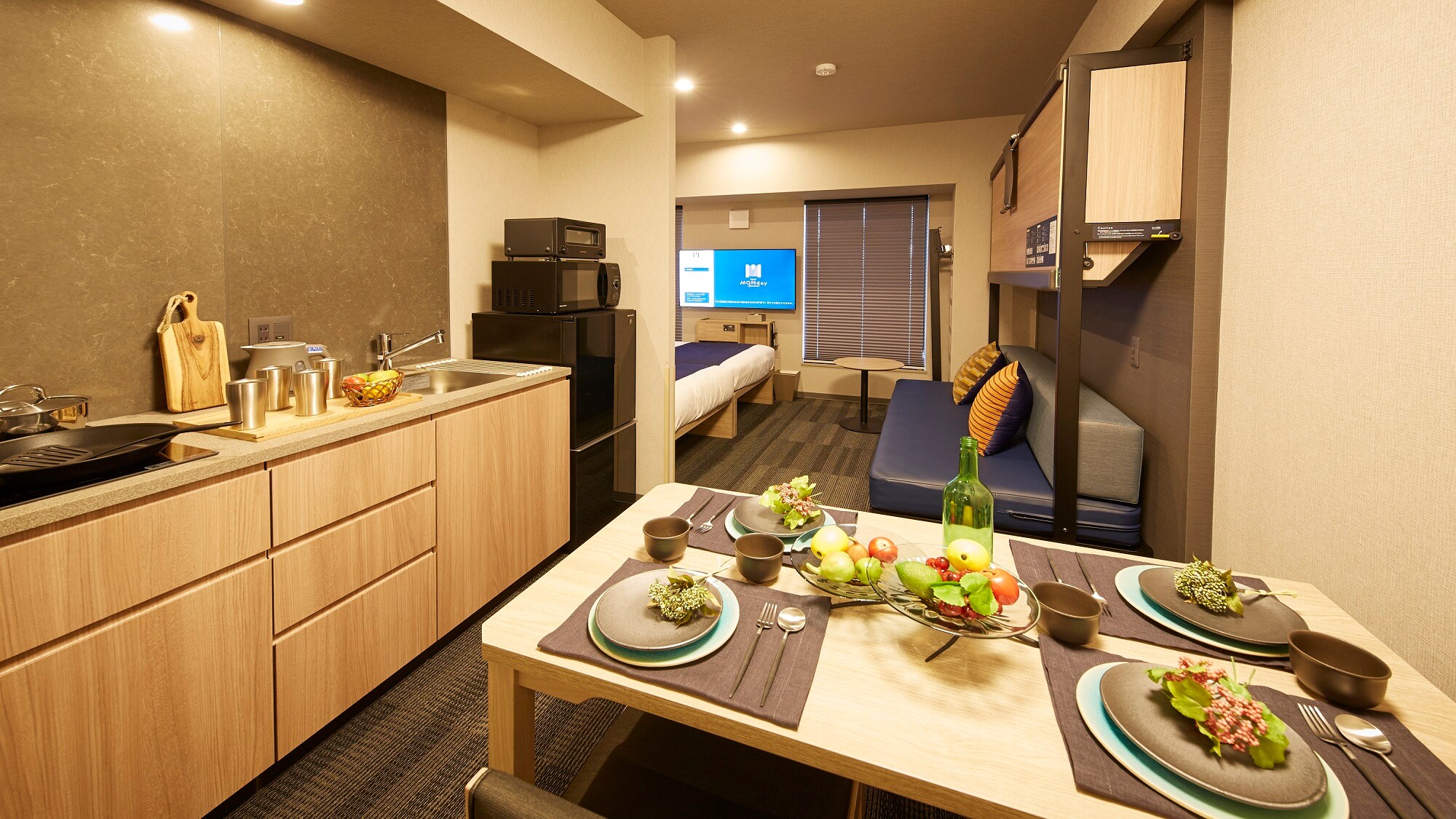 You can cook and eat together in your room! Of course delivery service is also OK ♪