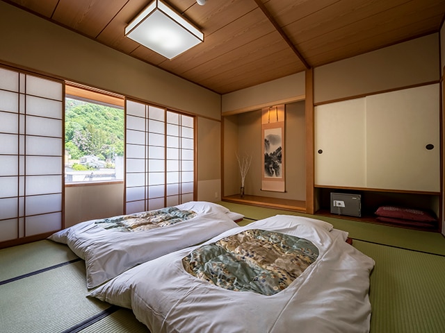 Mountain greenery and autumn leaves ◇ Quiet Japanese-style room] Yamazatokan Japanese-style room 10 tatami mats