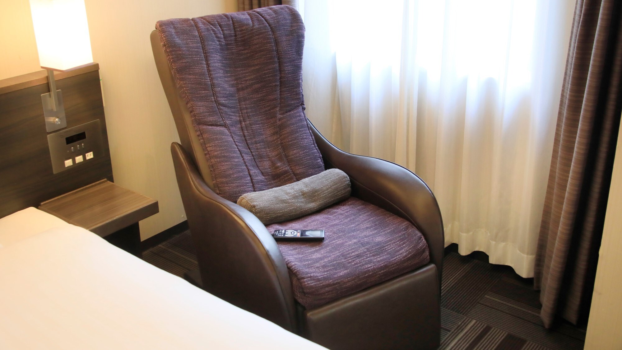 Deluxe double room massage chair