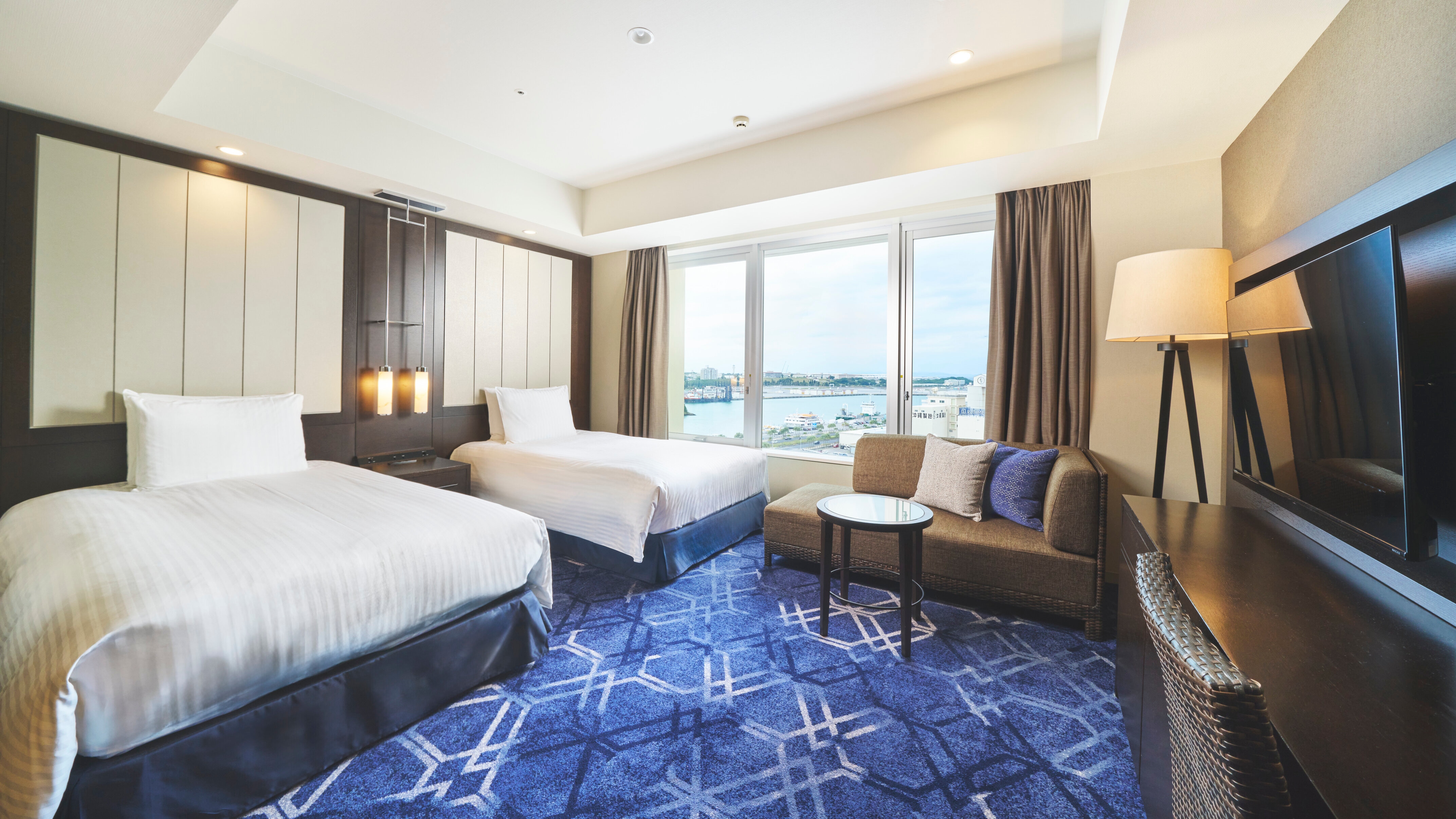 【翻新客房】海灣雙床房（35平方公尺/6-10樓）