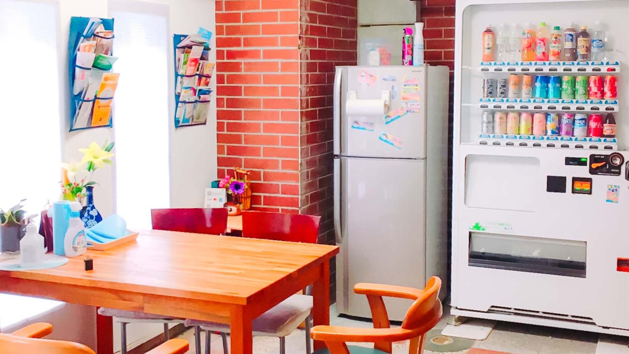 ・ You can eat freely in this space.