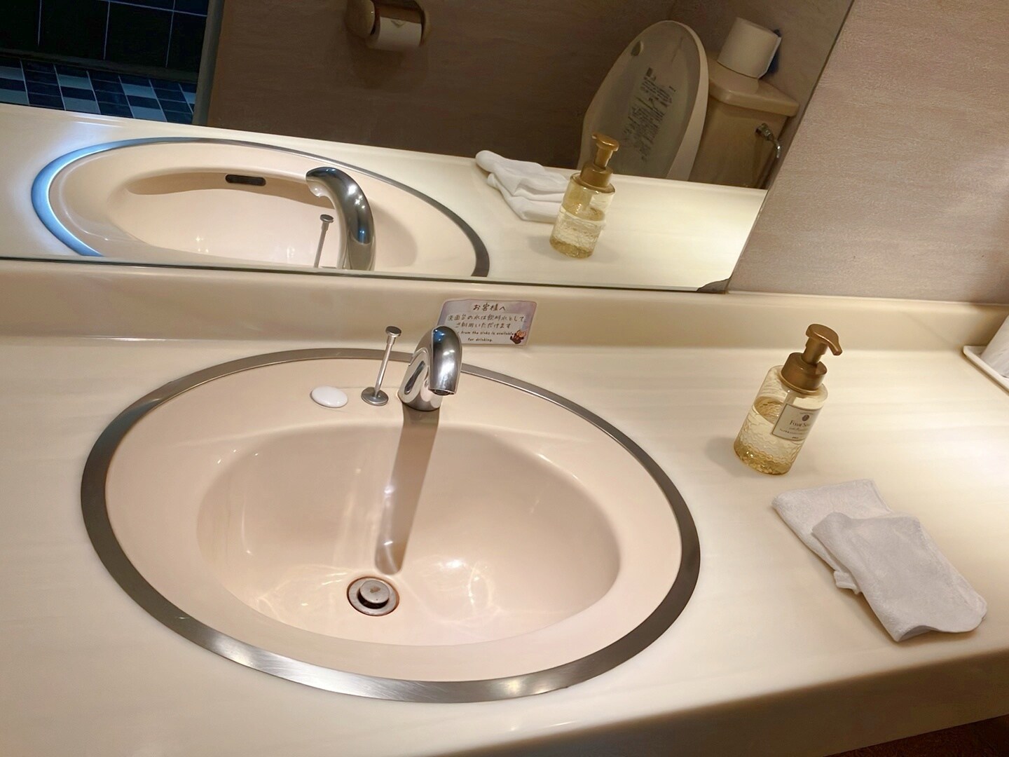 Kamar tamu lantai 3 (lantai) wastafel