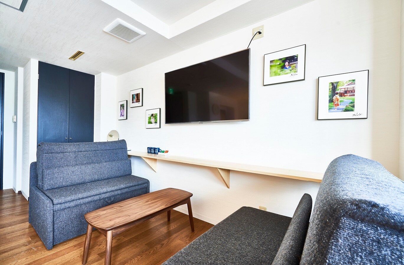 A refreshing private room on the top floor