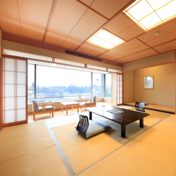Rakusankan The room can be divided into two rooms with fusuma.