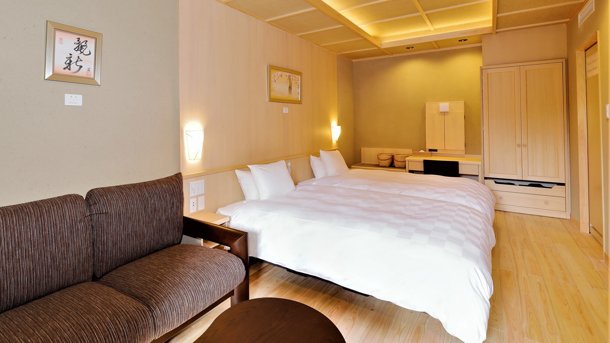 [Room with open-air bath] "Shikisai" Standard [Western-style twin room]