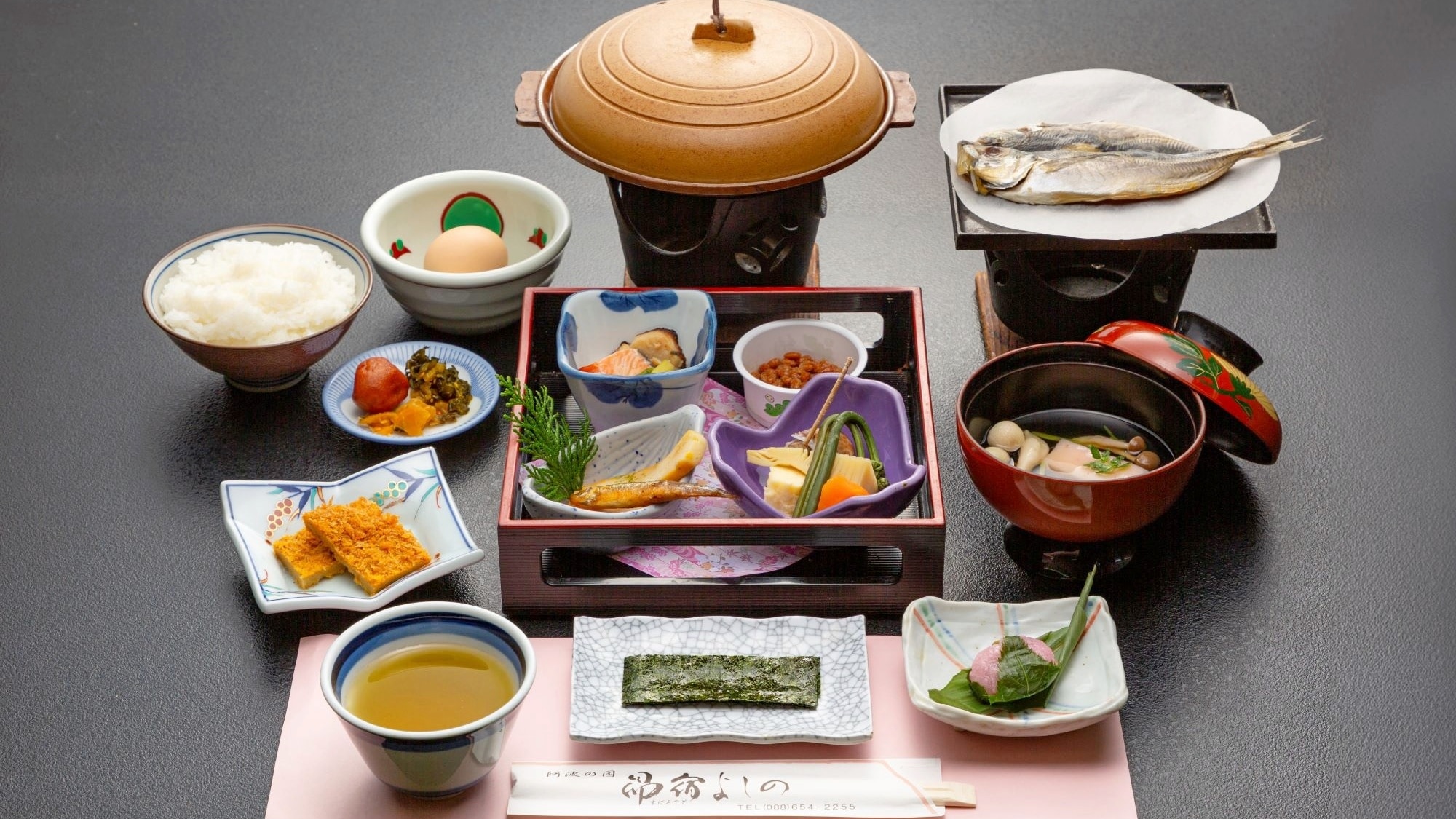 *【日式早餐】享用輕鬆愜意的日式早餐,包括新鮮烹製的米飯和當地食材(例如)