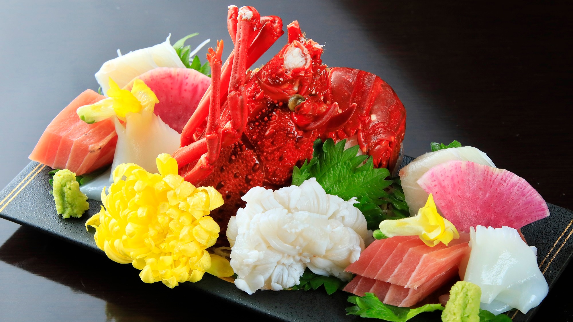 [Dinner] Spiny lobster sashimi only available in the highest-grade kaiseki course