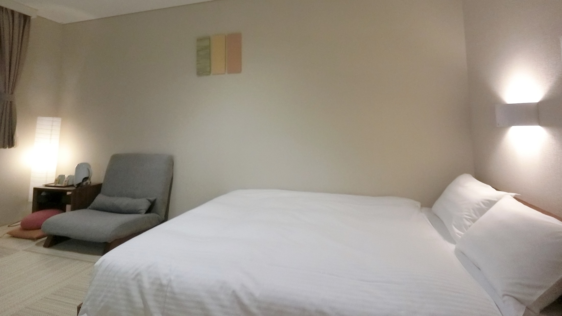 [South Building] Japanese-style double room with Wi-Fi and cable connection A relaxing room with tatami mats around a low-type double bed