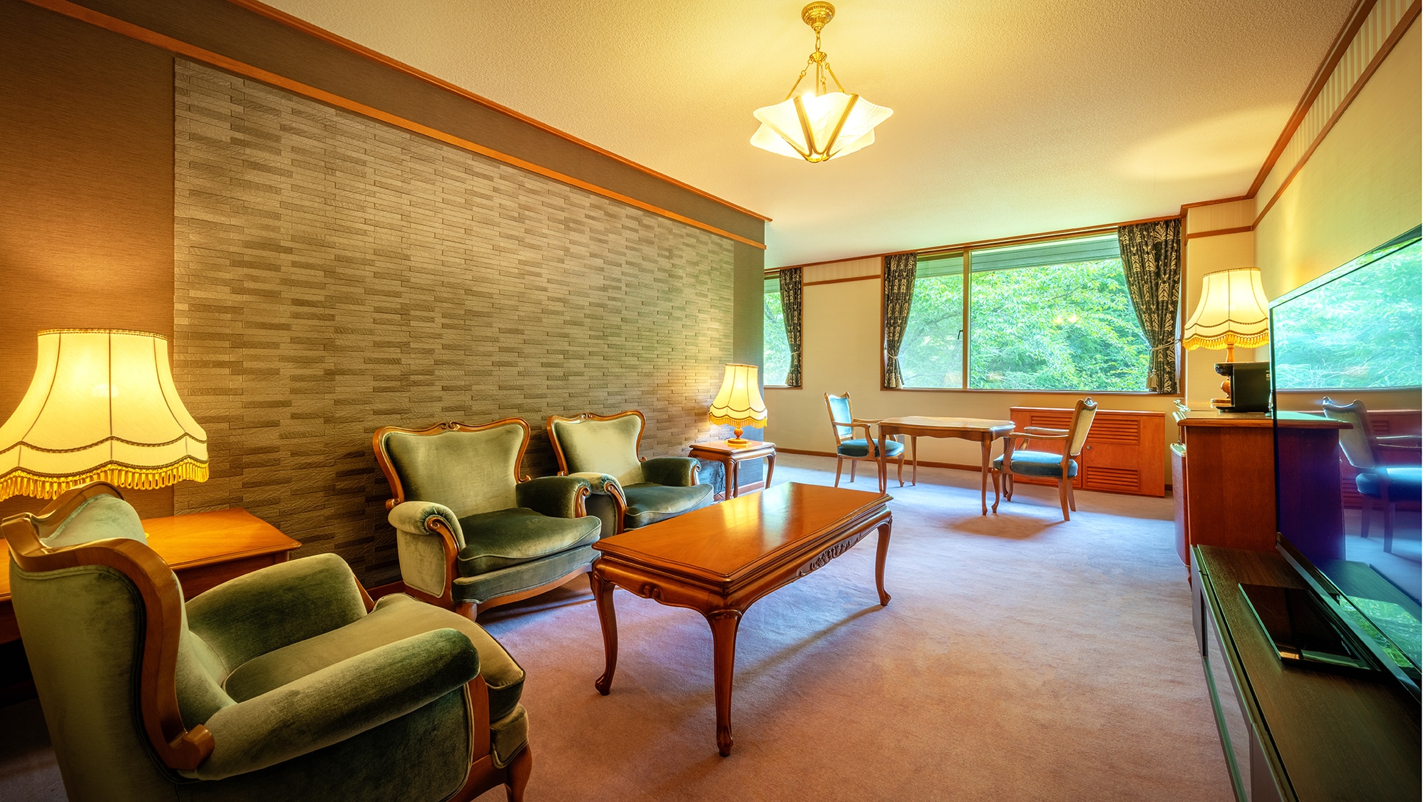 [Premium Room] Living room: equipped with aroma diffuser, foot massager, and coffee maker