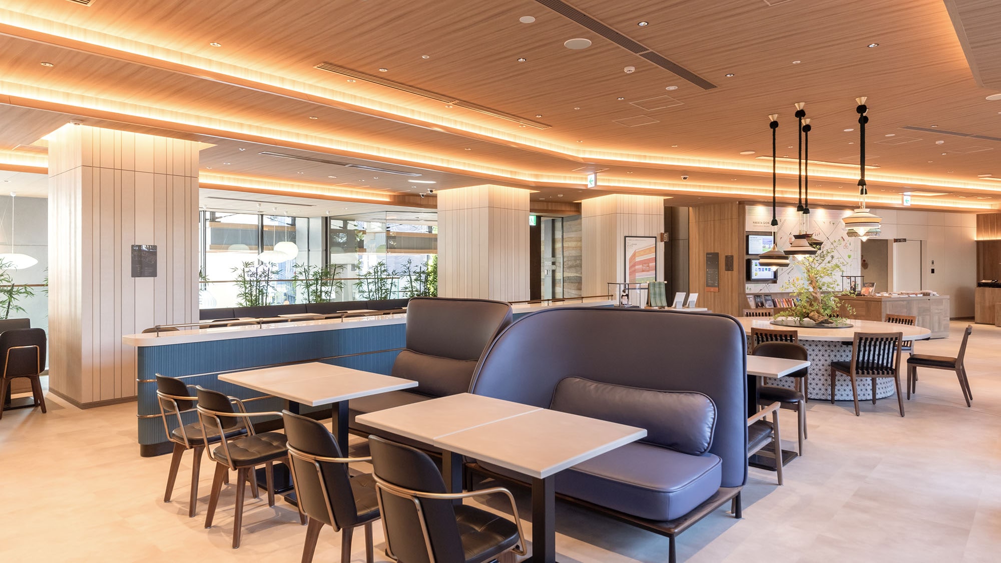 2F: Breakfast venue