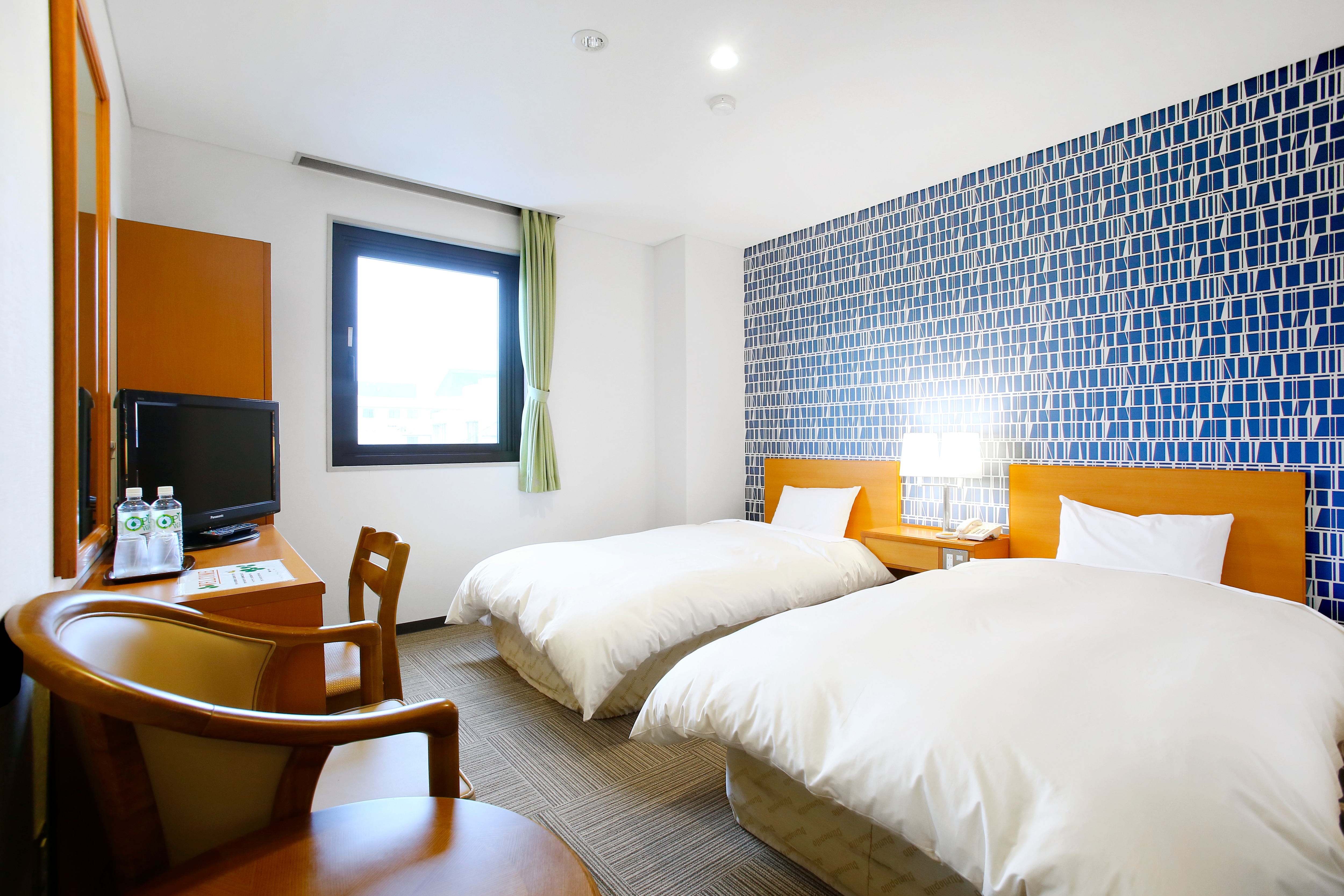 Room (twin)
