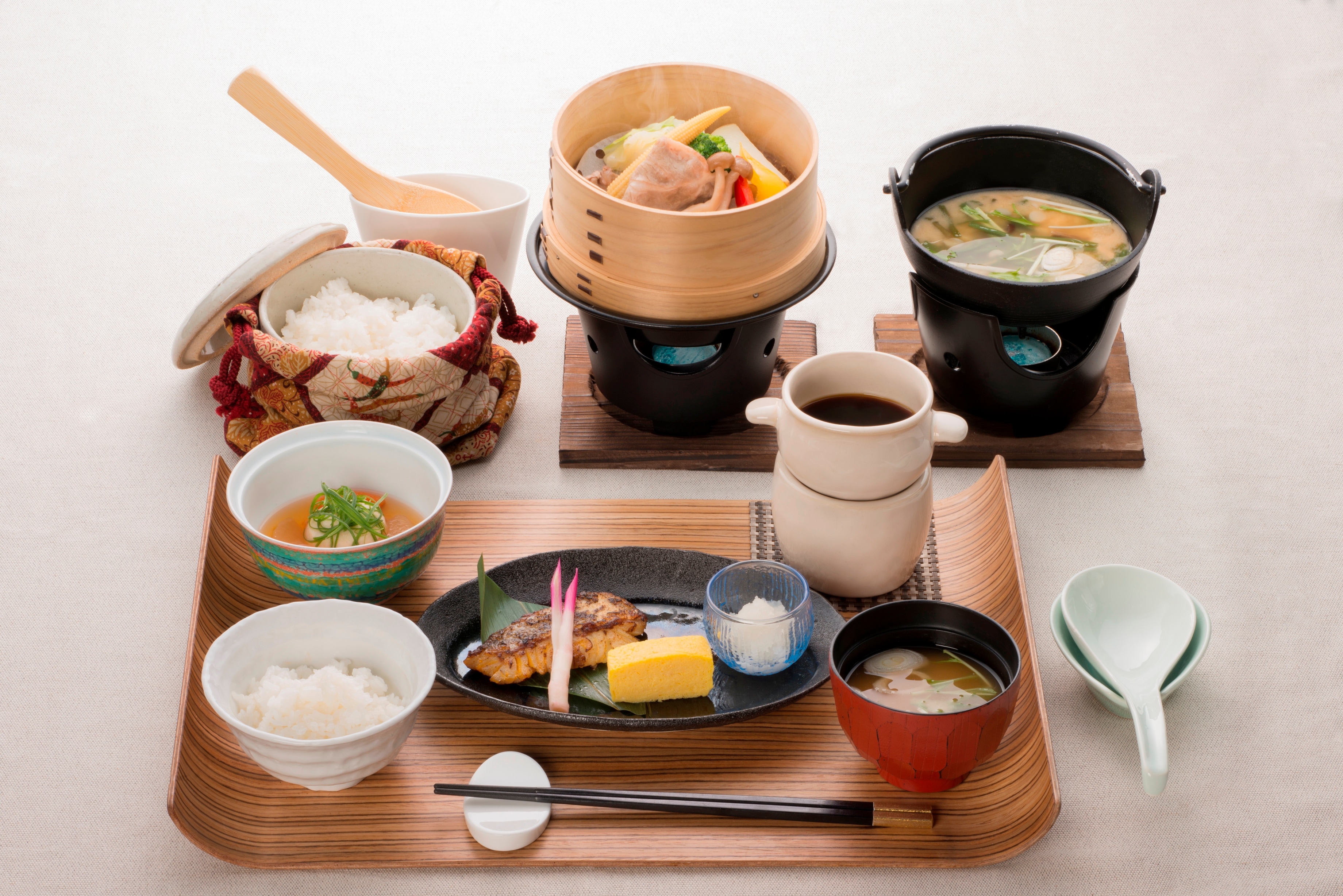 Here is the Japanese set for breakfast