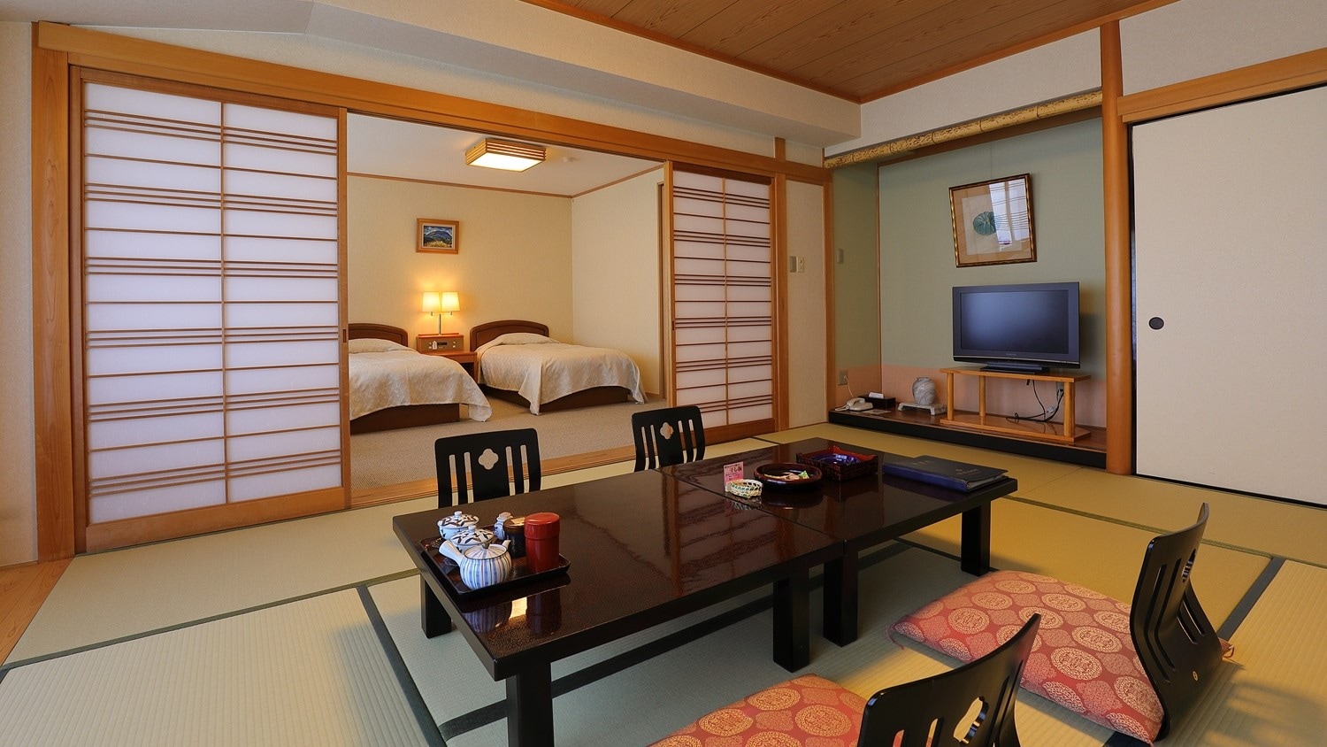 No. 301 Deluxe Japanese and Western Room