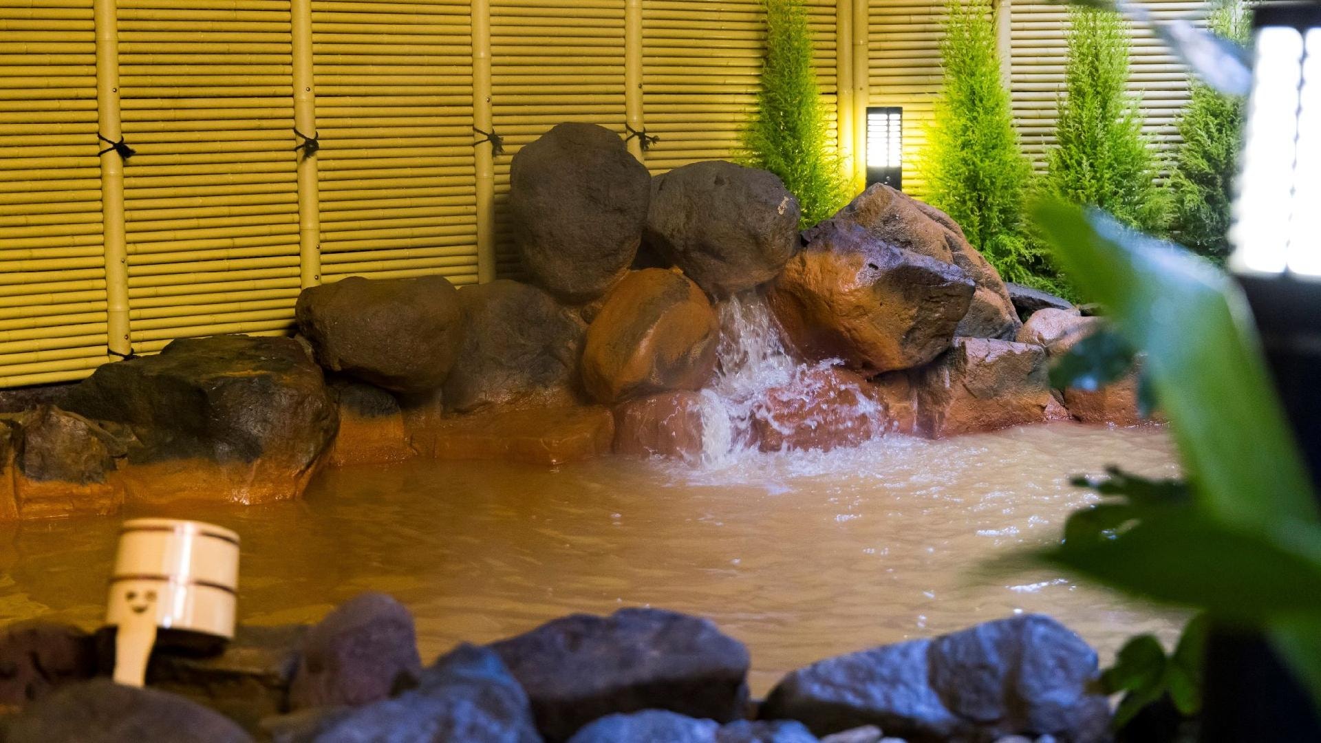 Hana-no-Yu open-air bath (close-up)