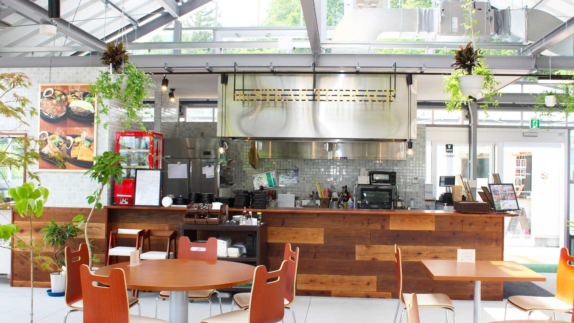 [The Steak Terrace] As it is a live kitchen, you can enjoy the sizzling sound and smell of grilled meat.