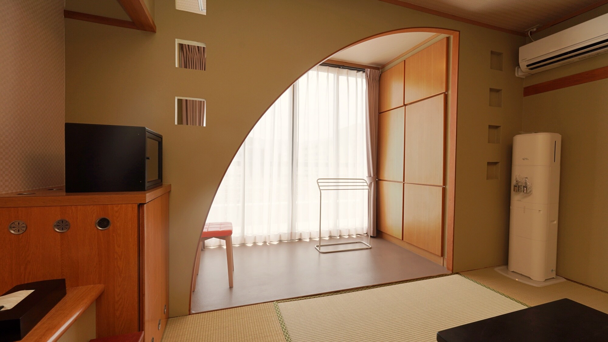 8-tatami Japanese-style room (with bathroom)