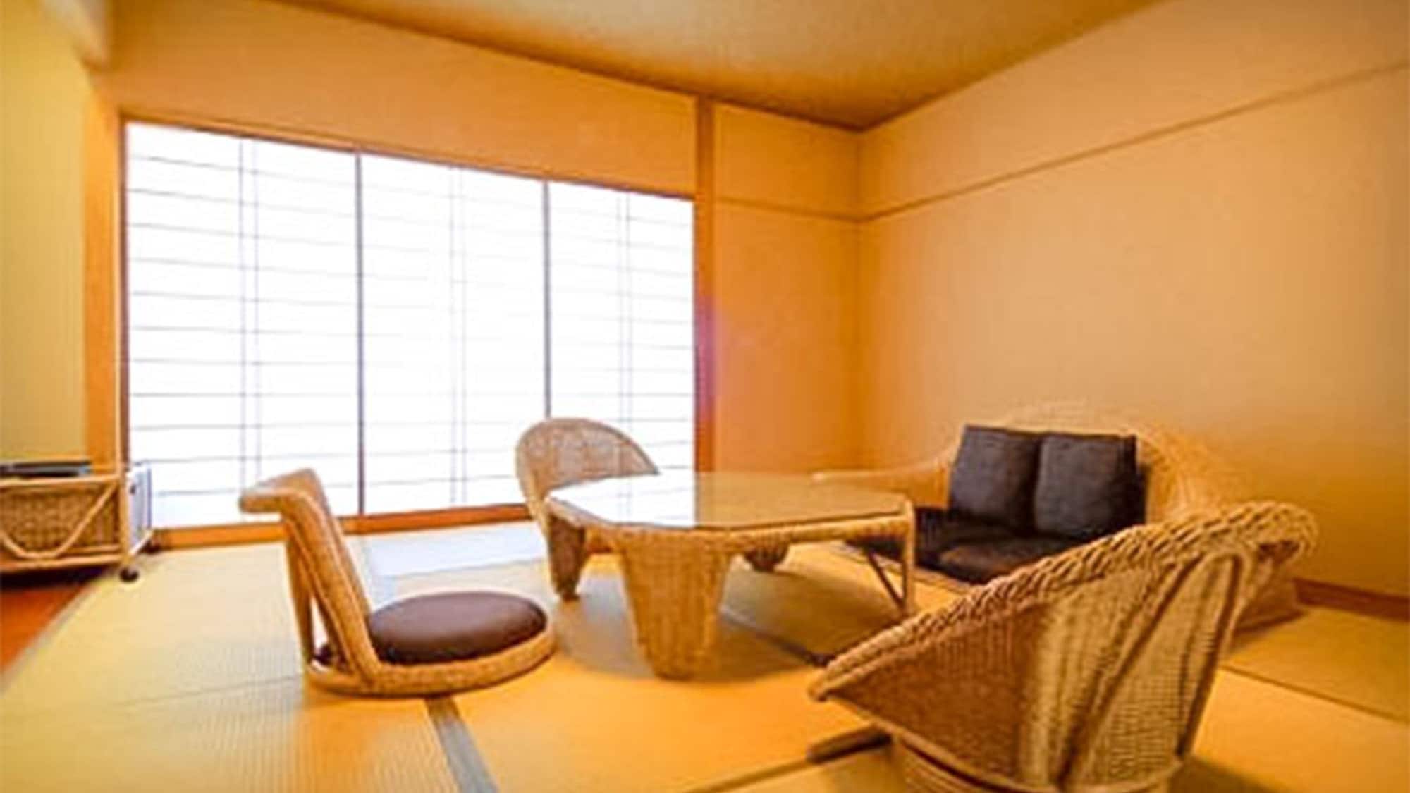 ・Japanese-style room/Please relax on the tatami mats