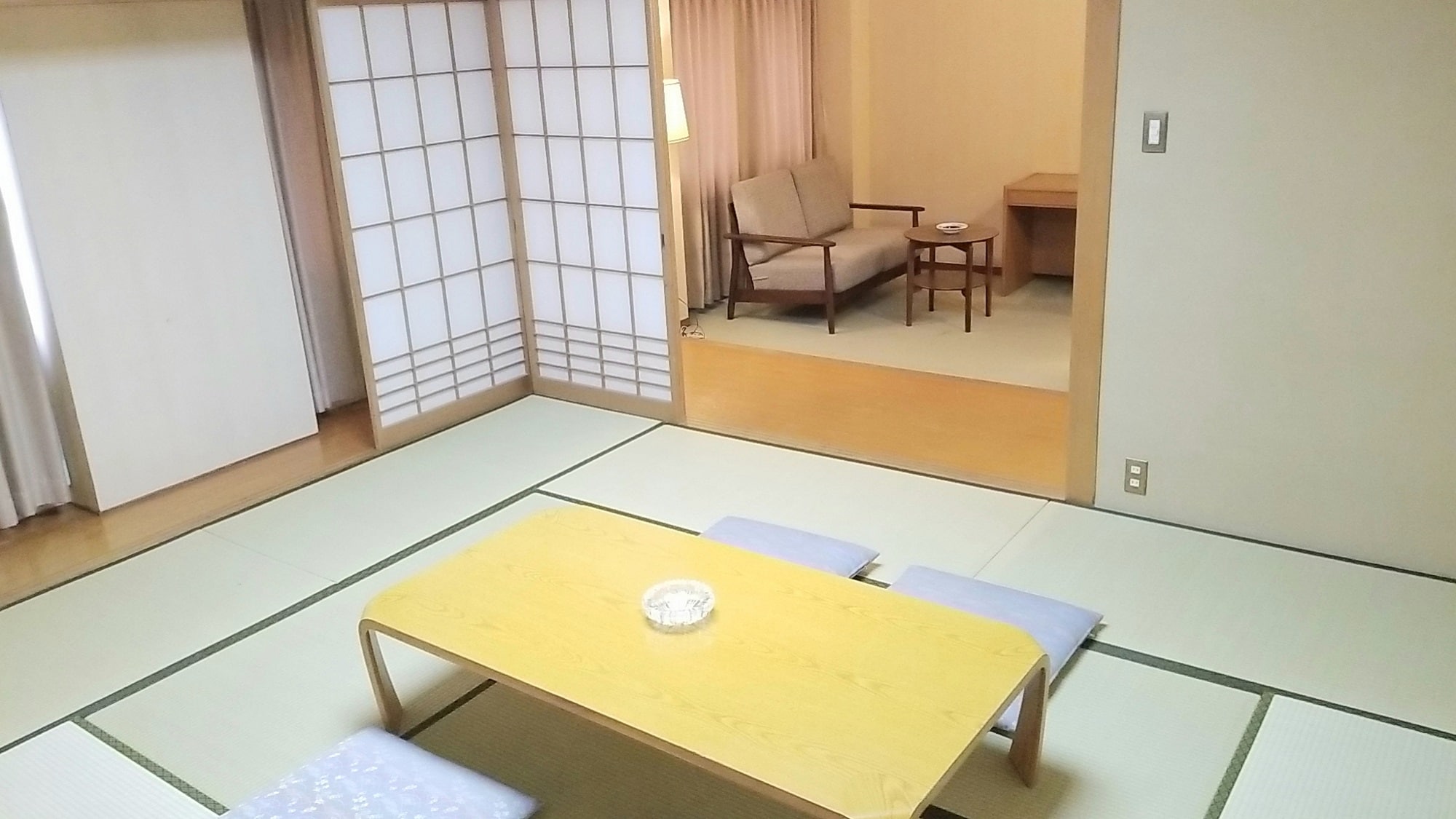 10 tatami Japanese-style room + 16 square meters with front room