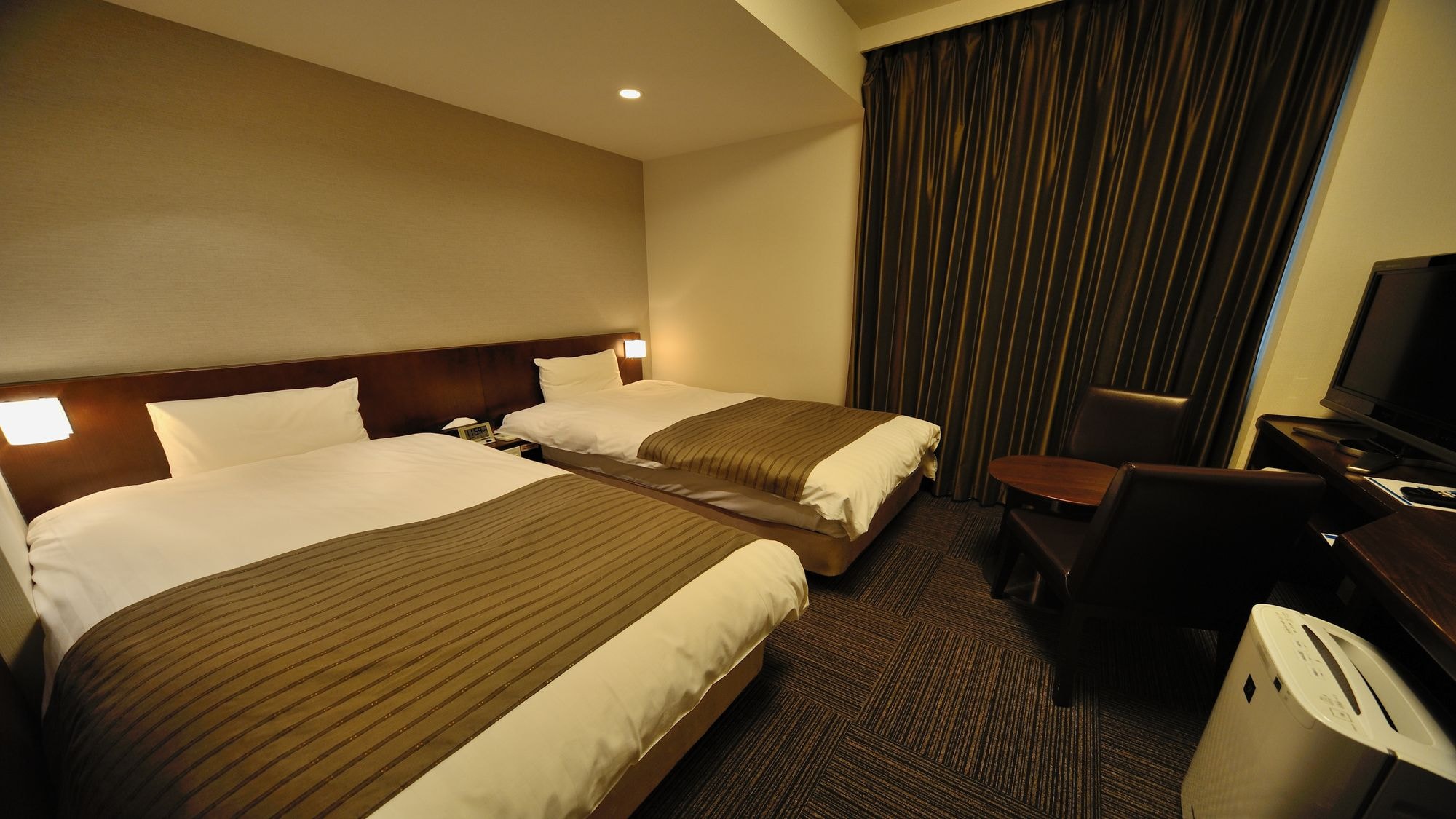 ■ Twin room [No smoking] (Simmons bed: 100 & times; 2 single beds of 195 cm) 18 sqm