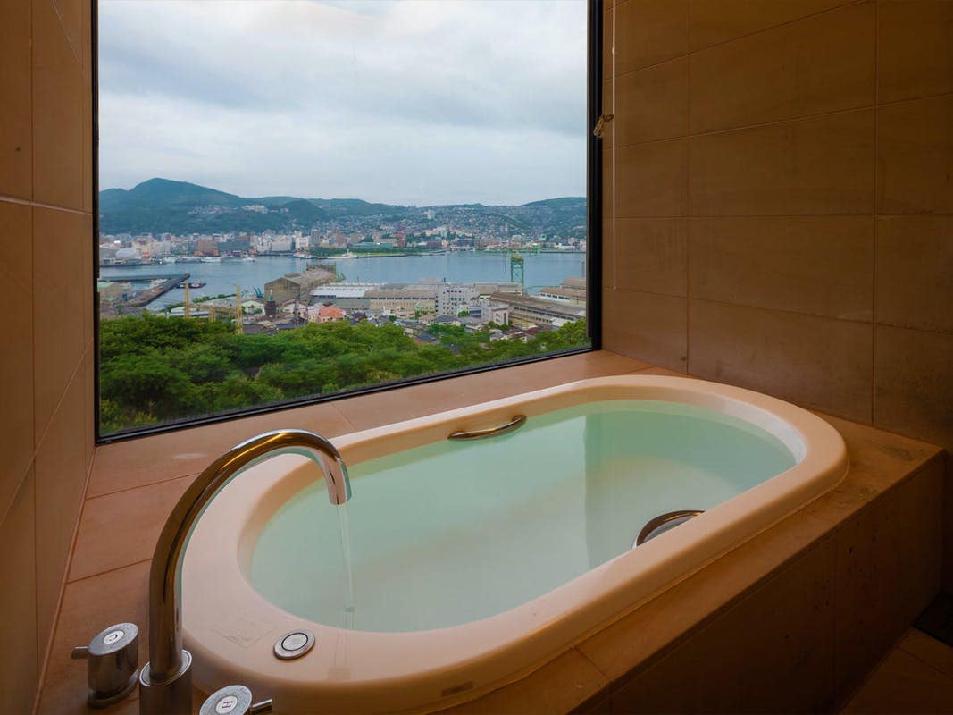 [Away] Ocean Suite Twin Bath