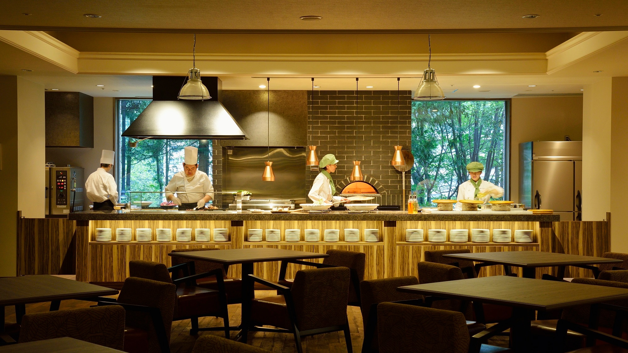 [Restaurant] Pizza and steak are cooked right in front of you in our proud live kitchen!