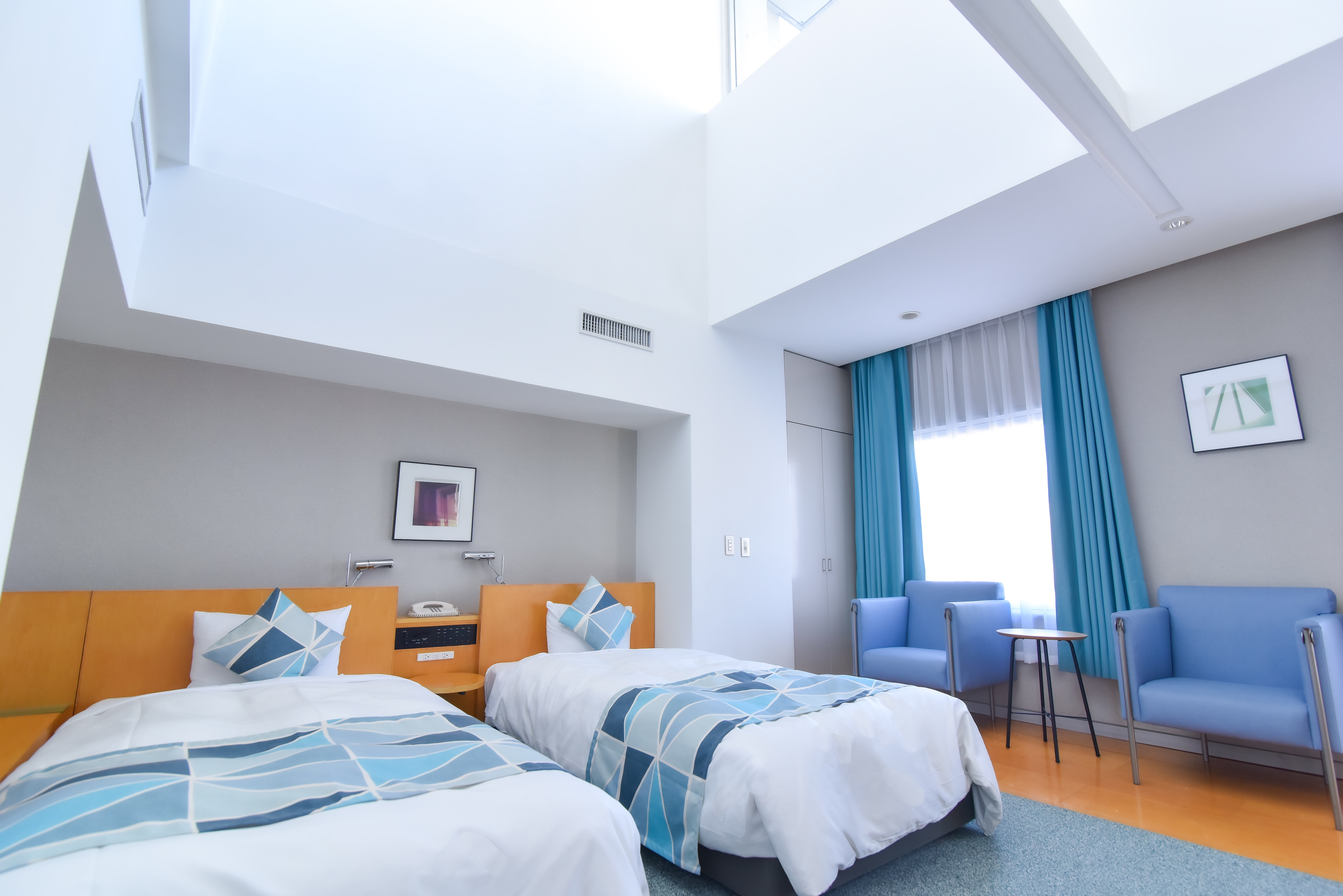 High Roof Room 2021