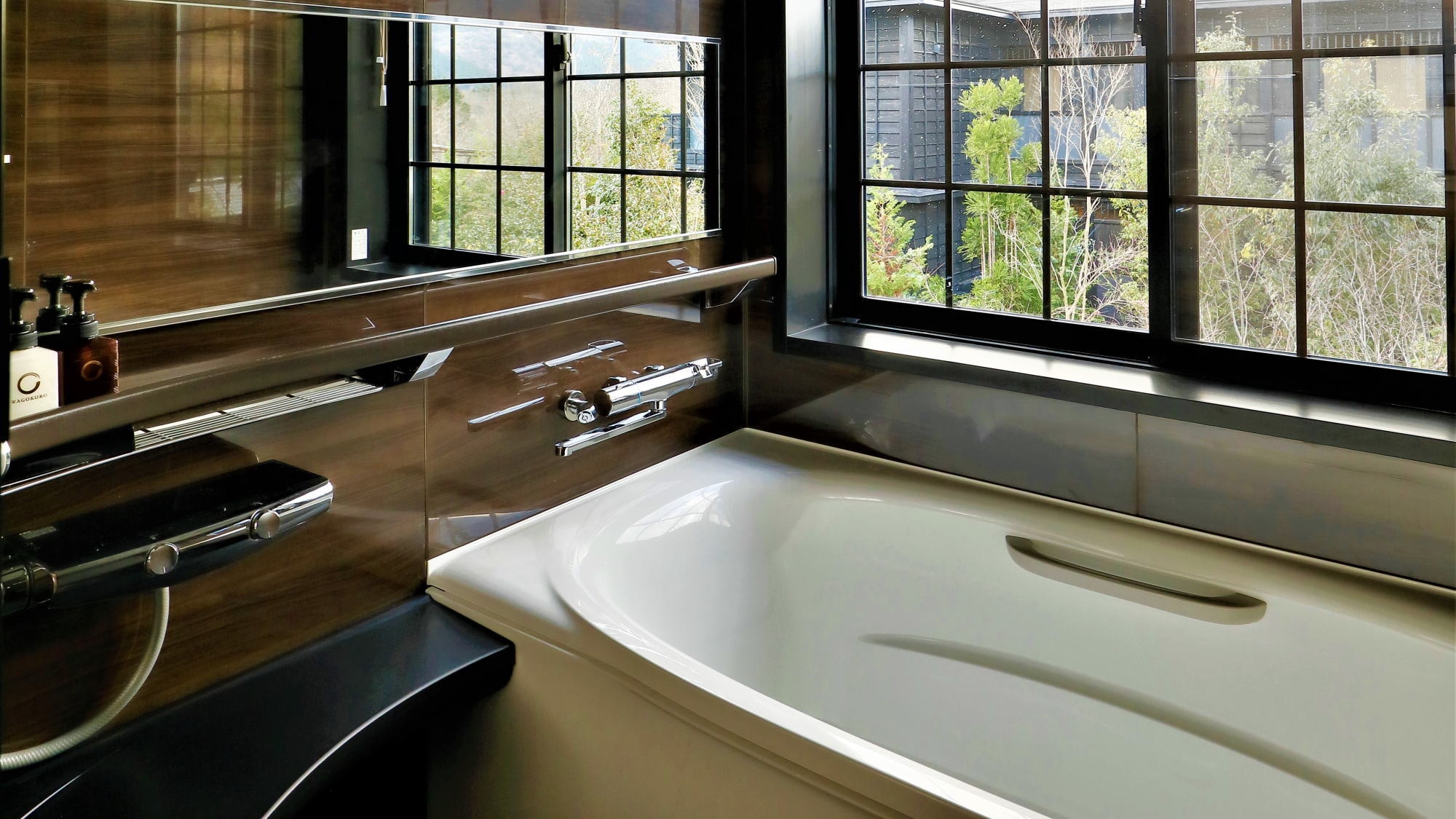 Superior [Japanese-style room + Japanese-style twin room] Bathroom